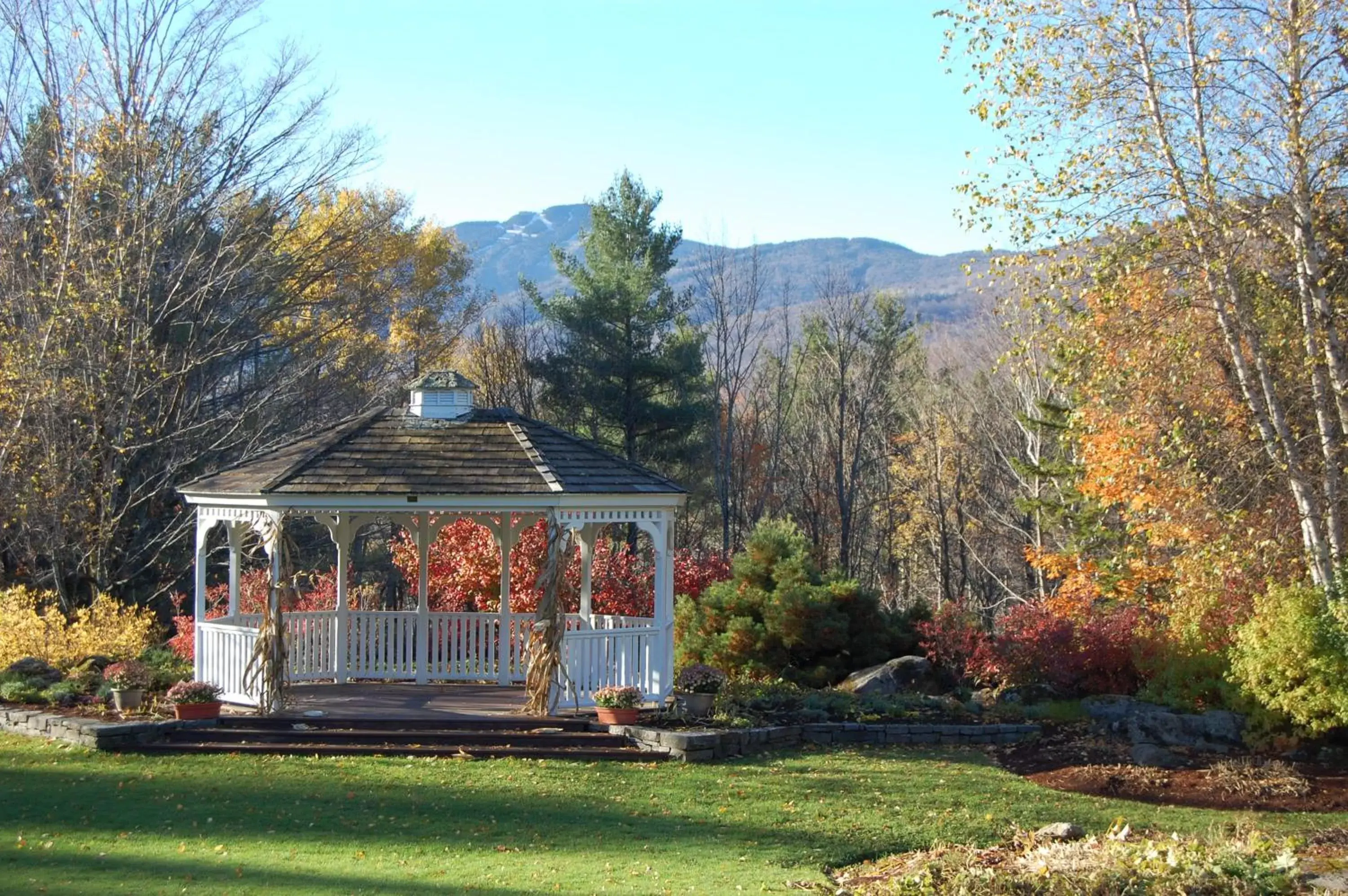 Nearby landmark, Property Building in Summit Lodge