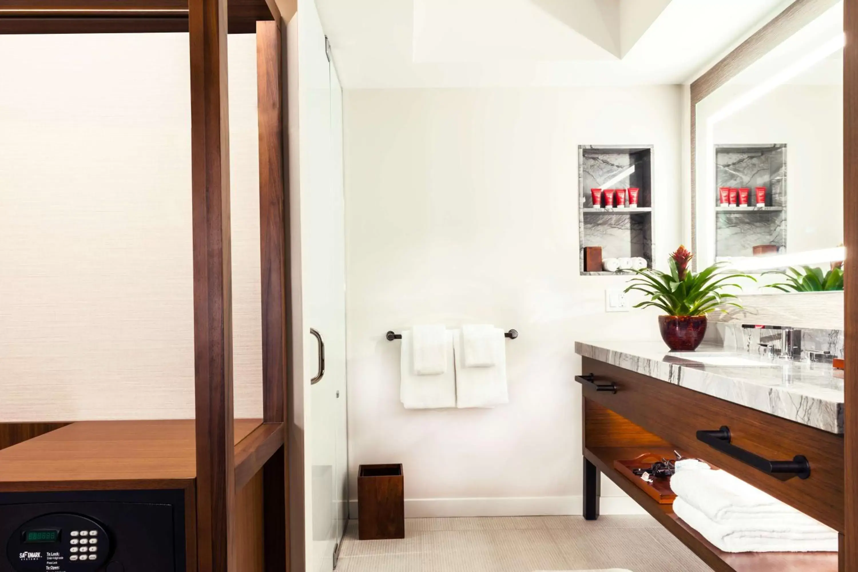 Bathroom in Hyatt Regency Maui Resort & Spa