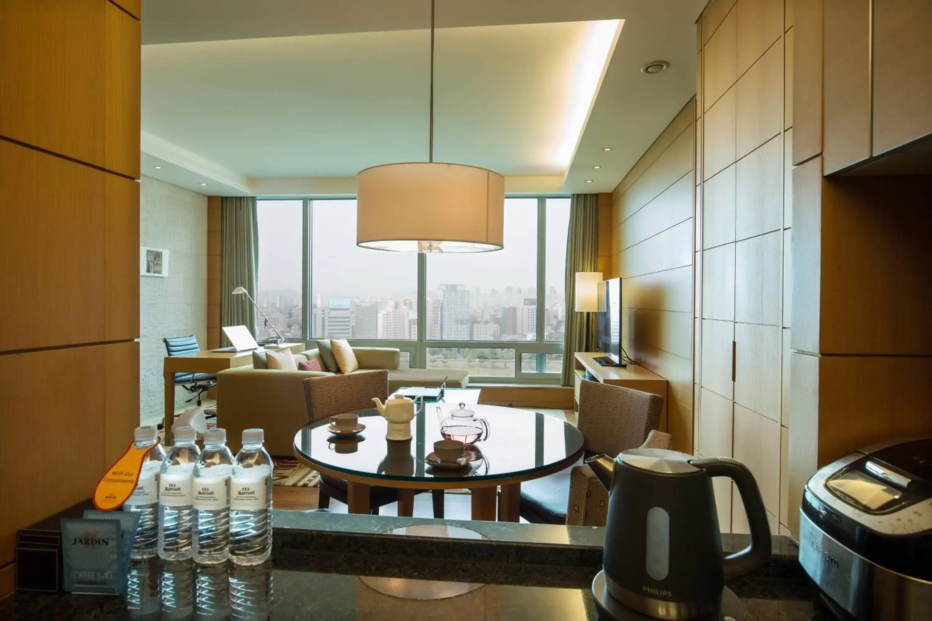 Bedroom, Restaurant/Places to Eat in Marriott Executive Apartment Seoul