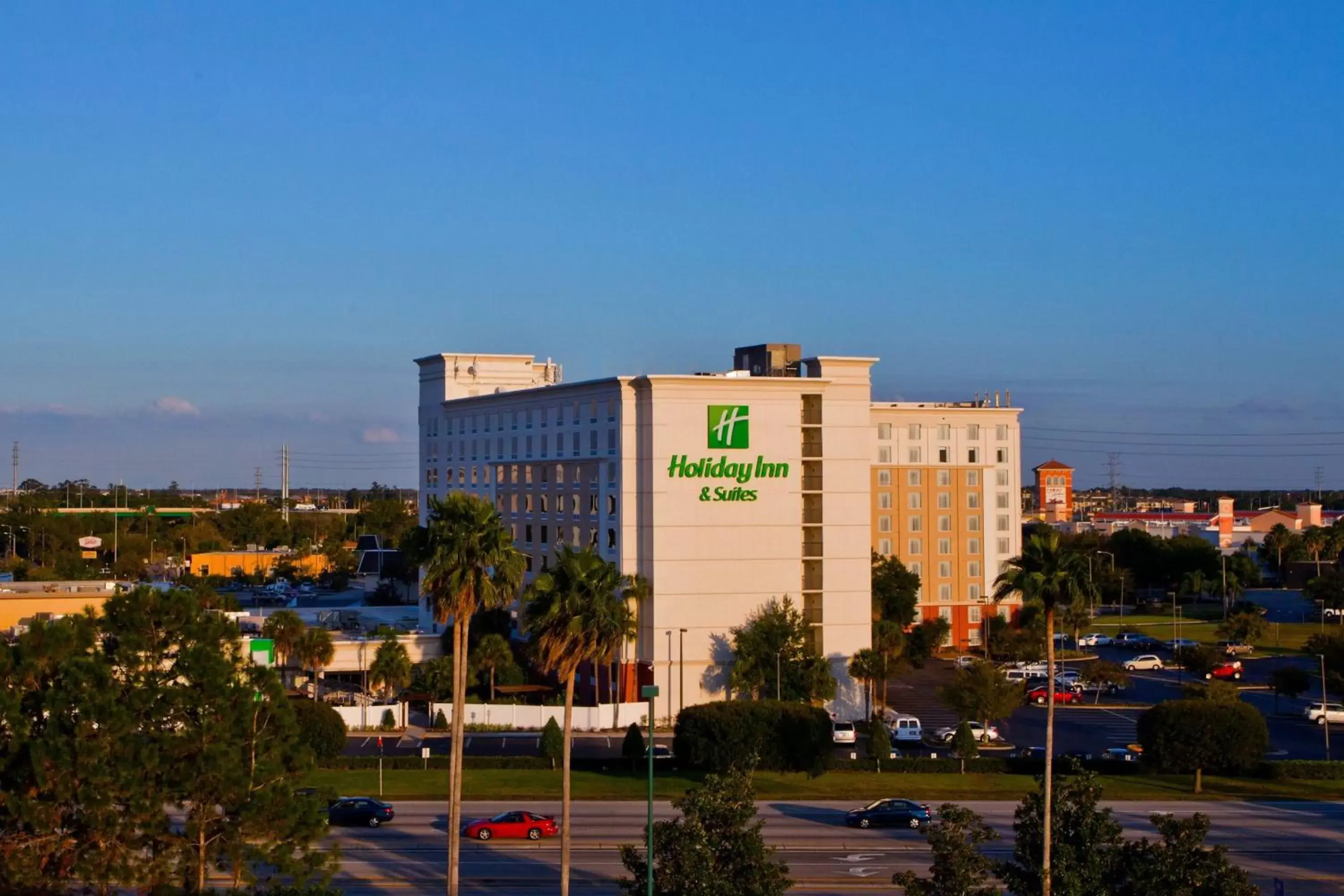 Property Building in Holiday Inn & Suites Across From Universal Orlando, an IHG Hotel