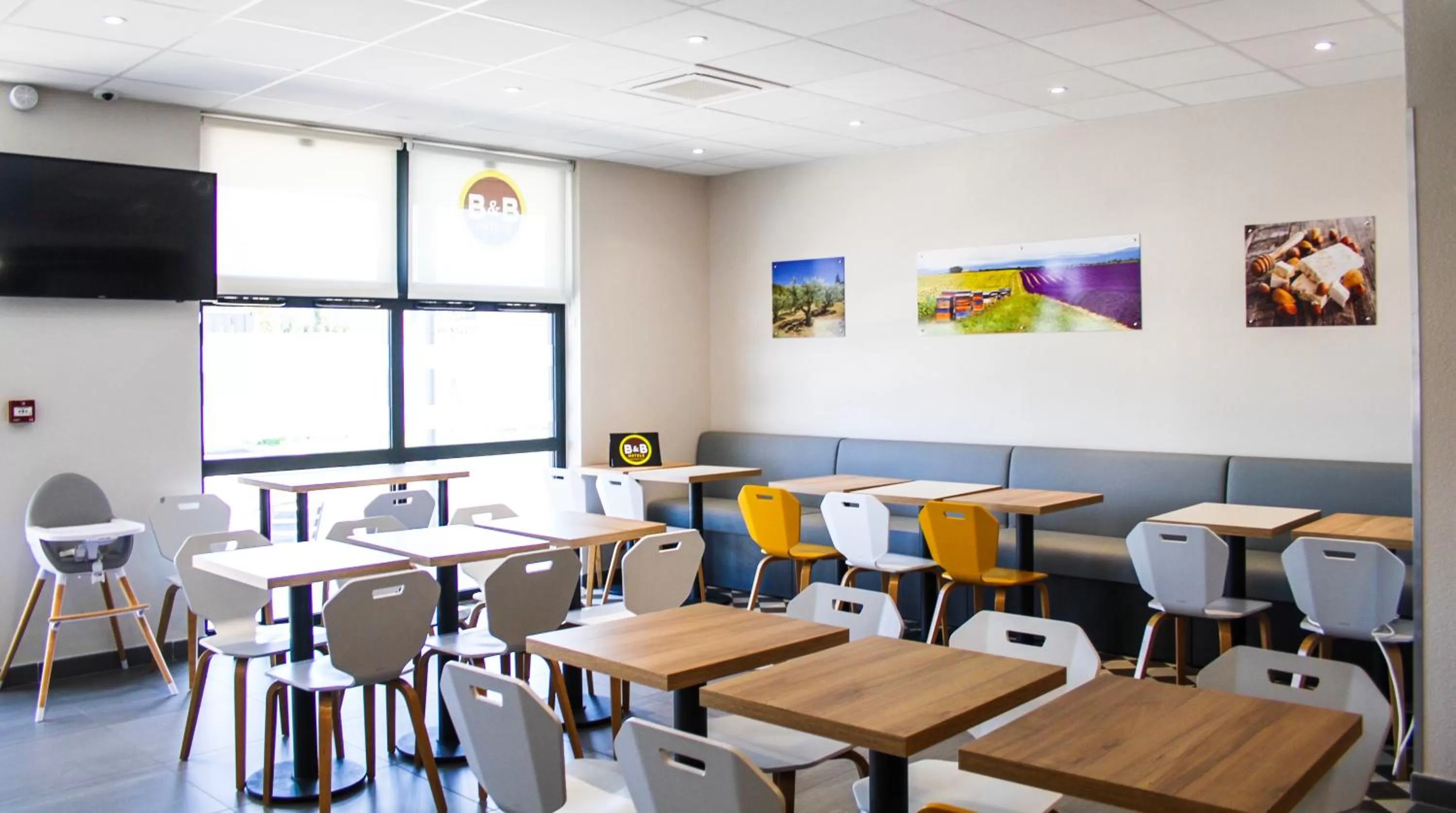 Dining area in B&B HOTEL Montélimar Sud