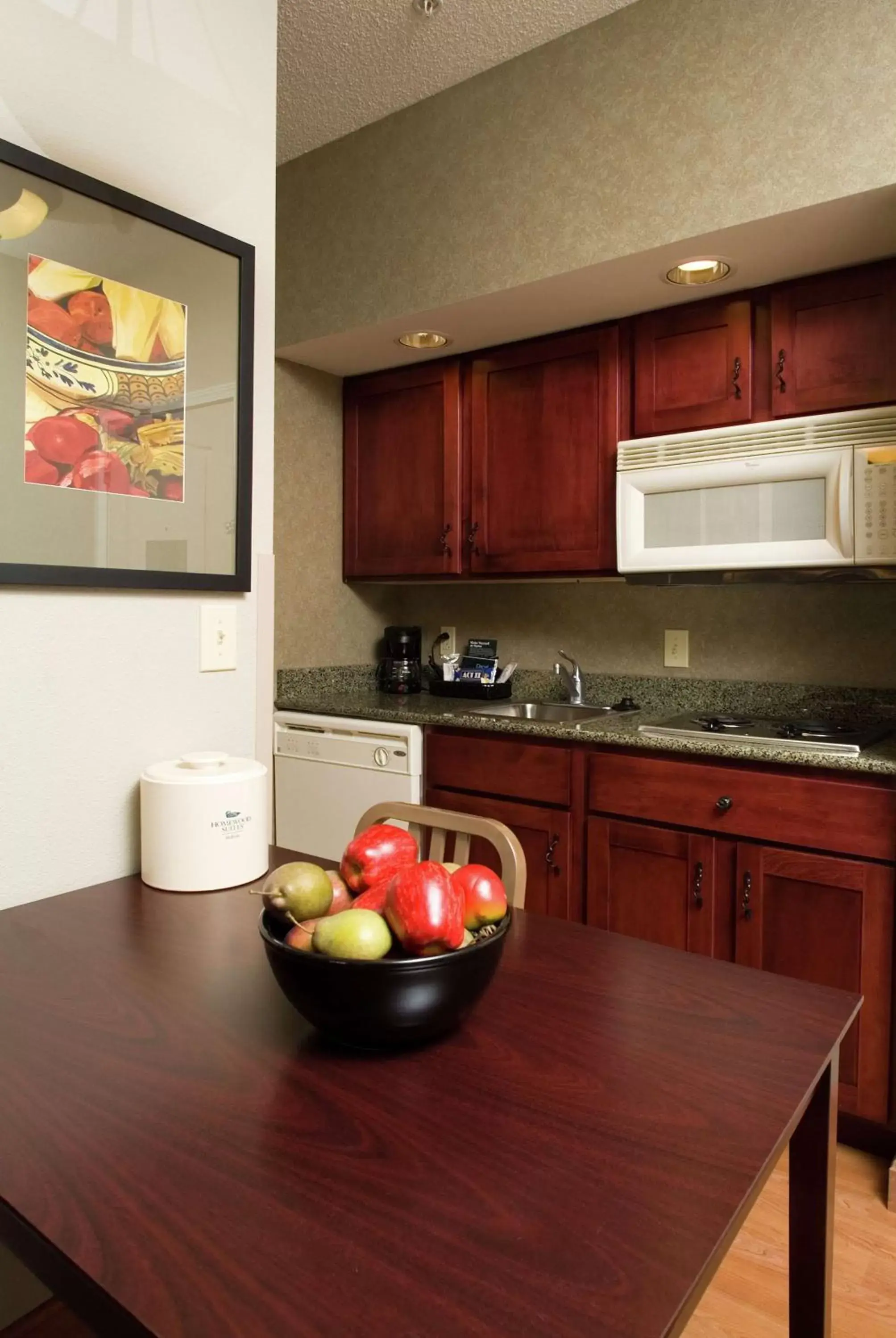 Kitchen or kitchenette, Kitchen/Kitchenette in Homewood Suites by Hilton Bloomington