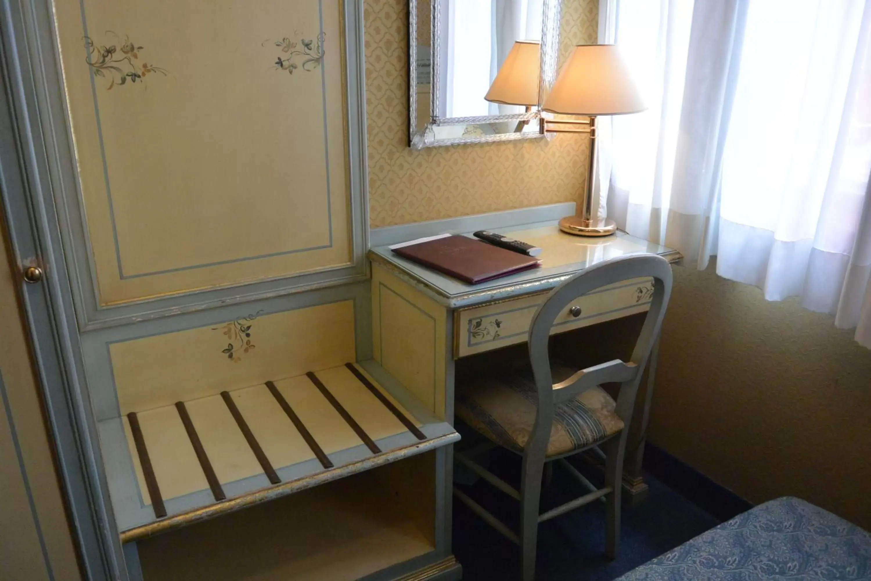 Seating area in Hotel Falier