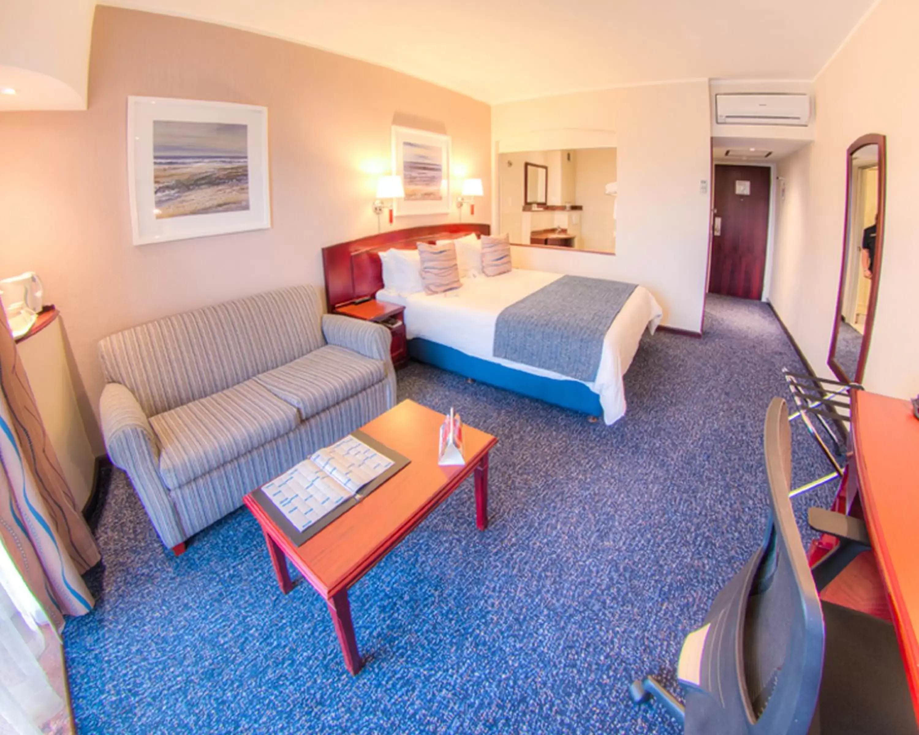 Double Room - Disability Access in City Lodge Hotel V&A Waterfront