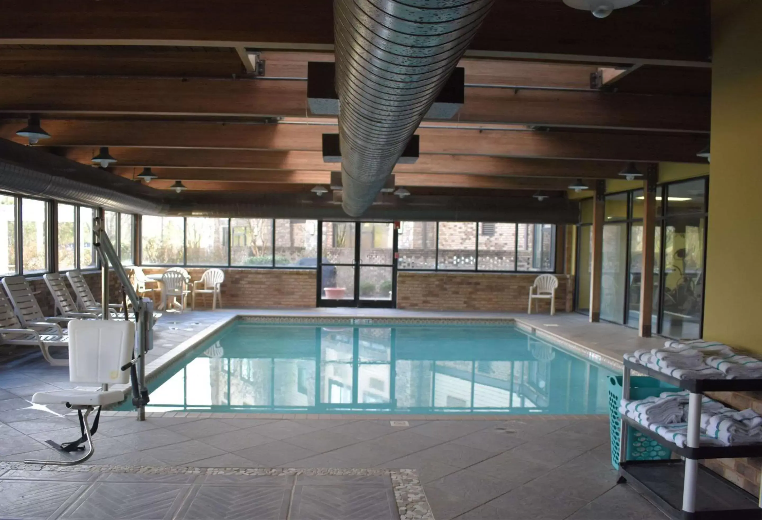 Swimming Pool in Comfort Inn and Suites Near Lake Guntersville