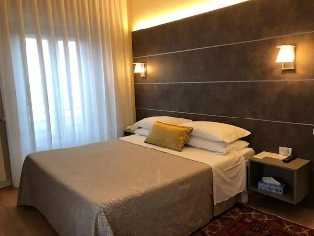 Bed in Hotel La Nuova Rotaia