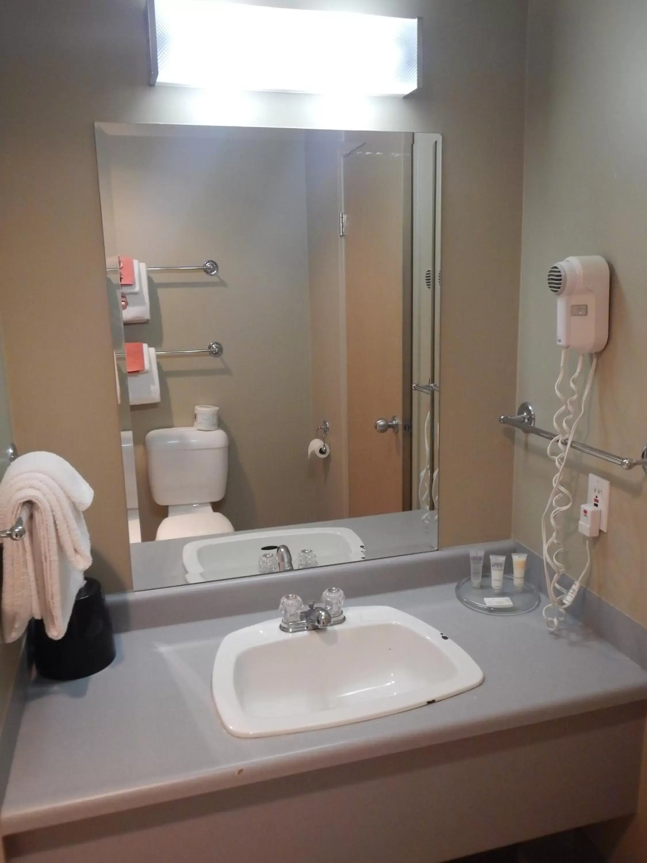 Bathroom in Fernie Slopeside Lodge