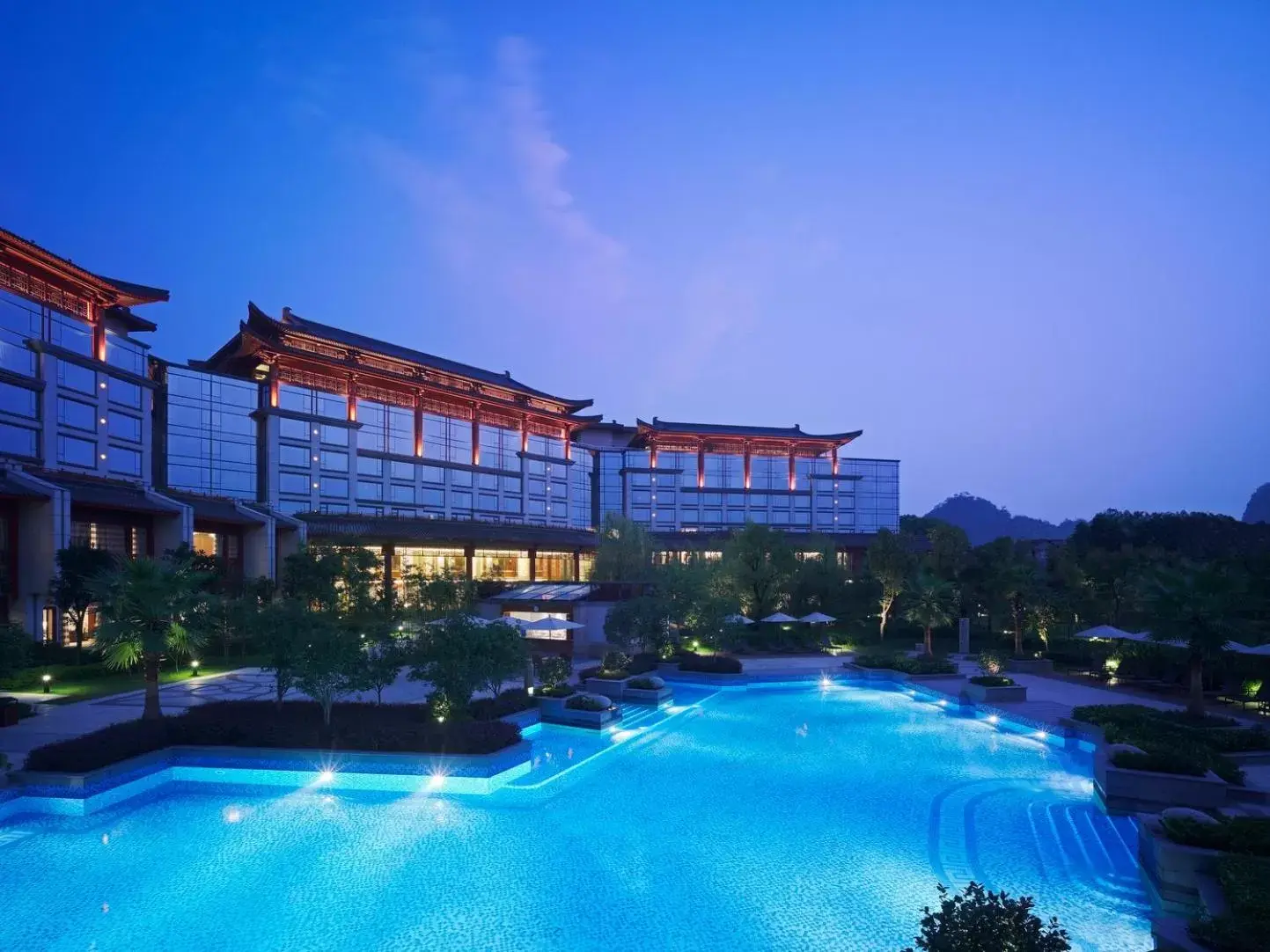 Swimming Pool in Shangri-La Guilin