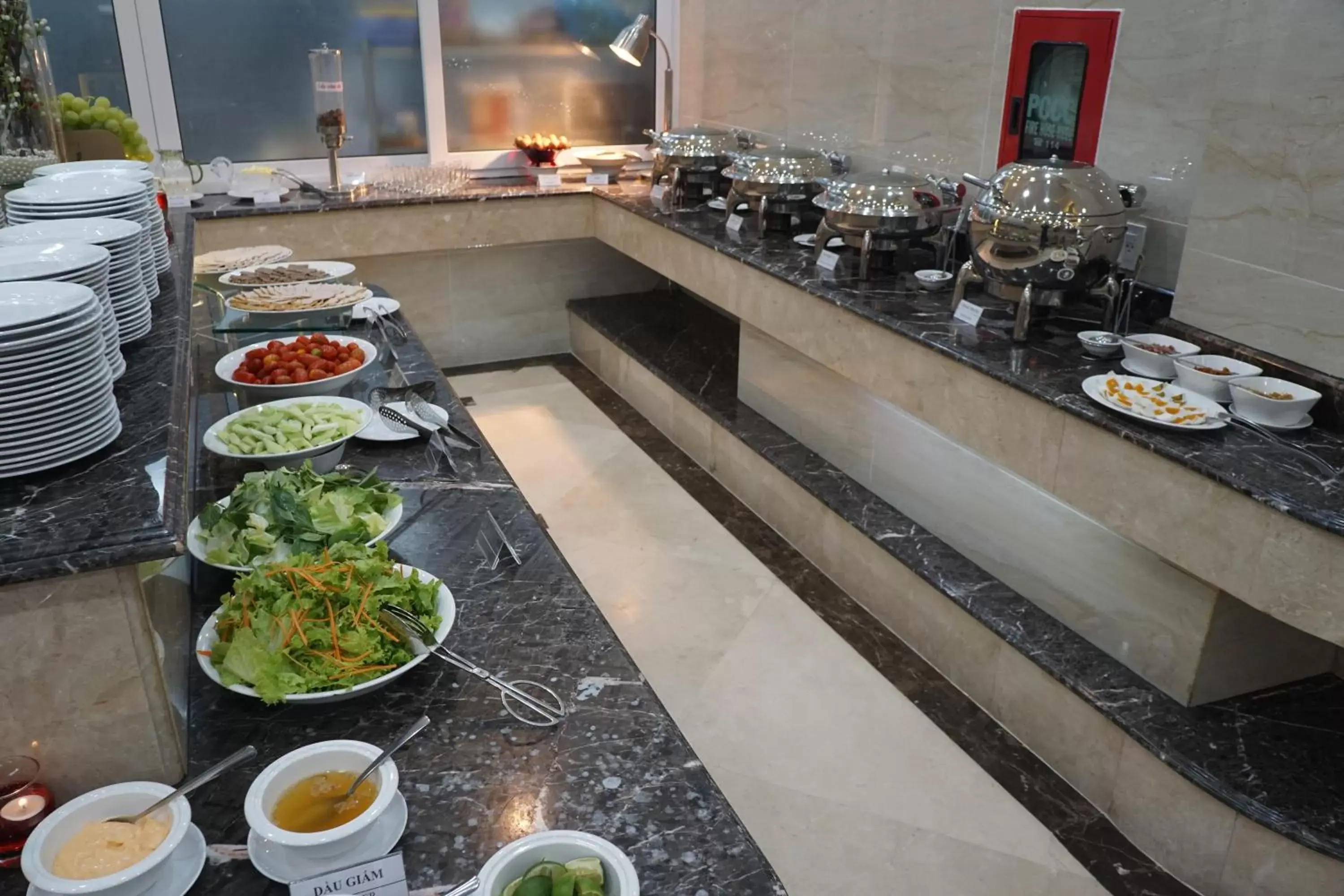 Breakfast, Restaurant/Places to Eat in Roy Dala Hotel