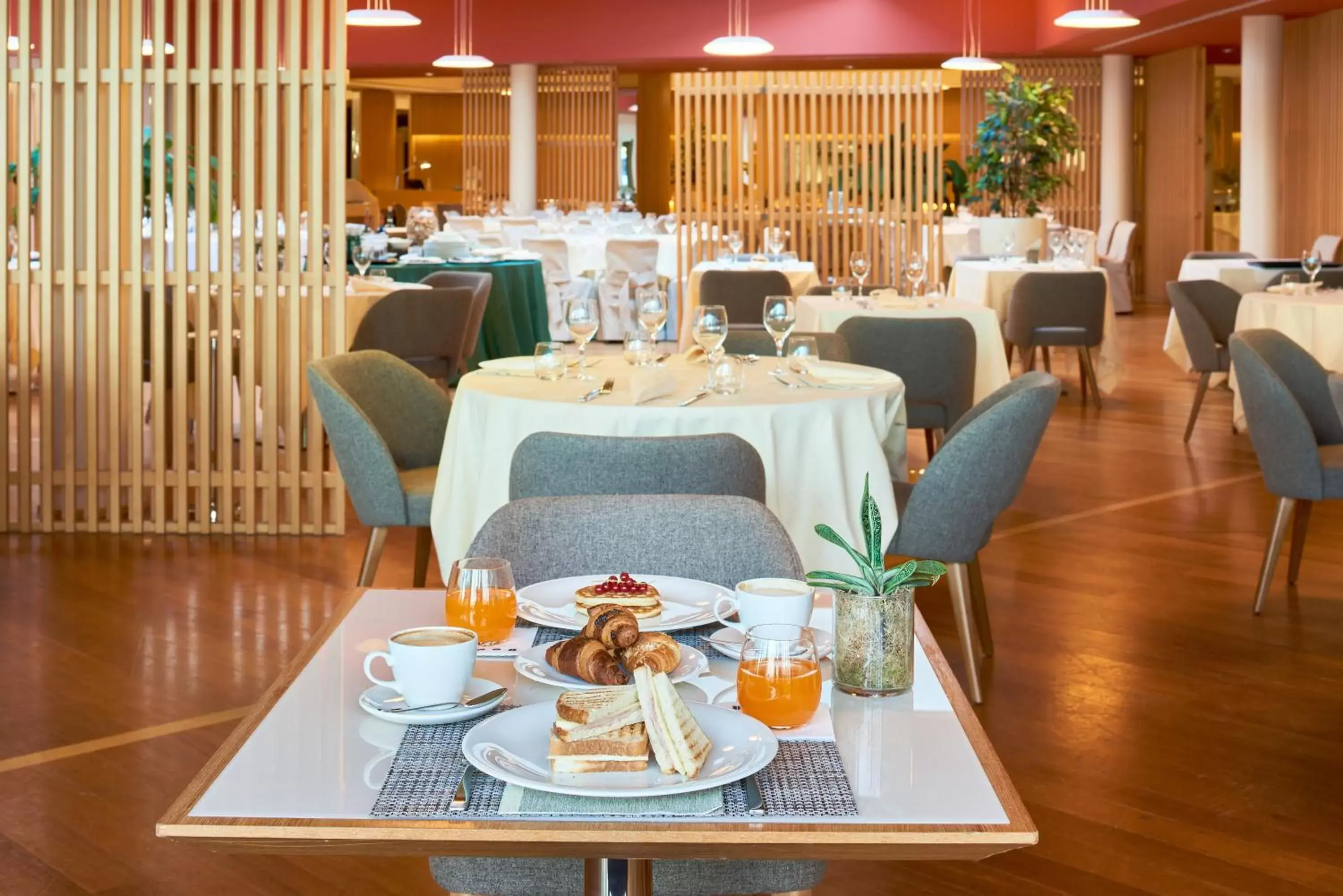 Restaurant/Places to Eat in UNAHOTELS Varese