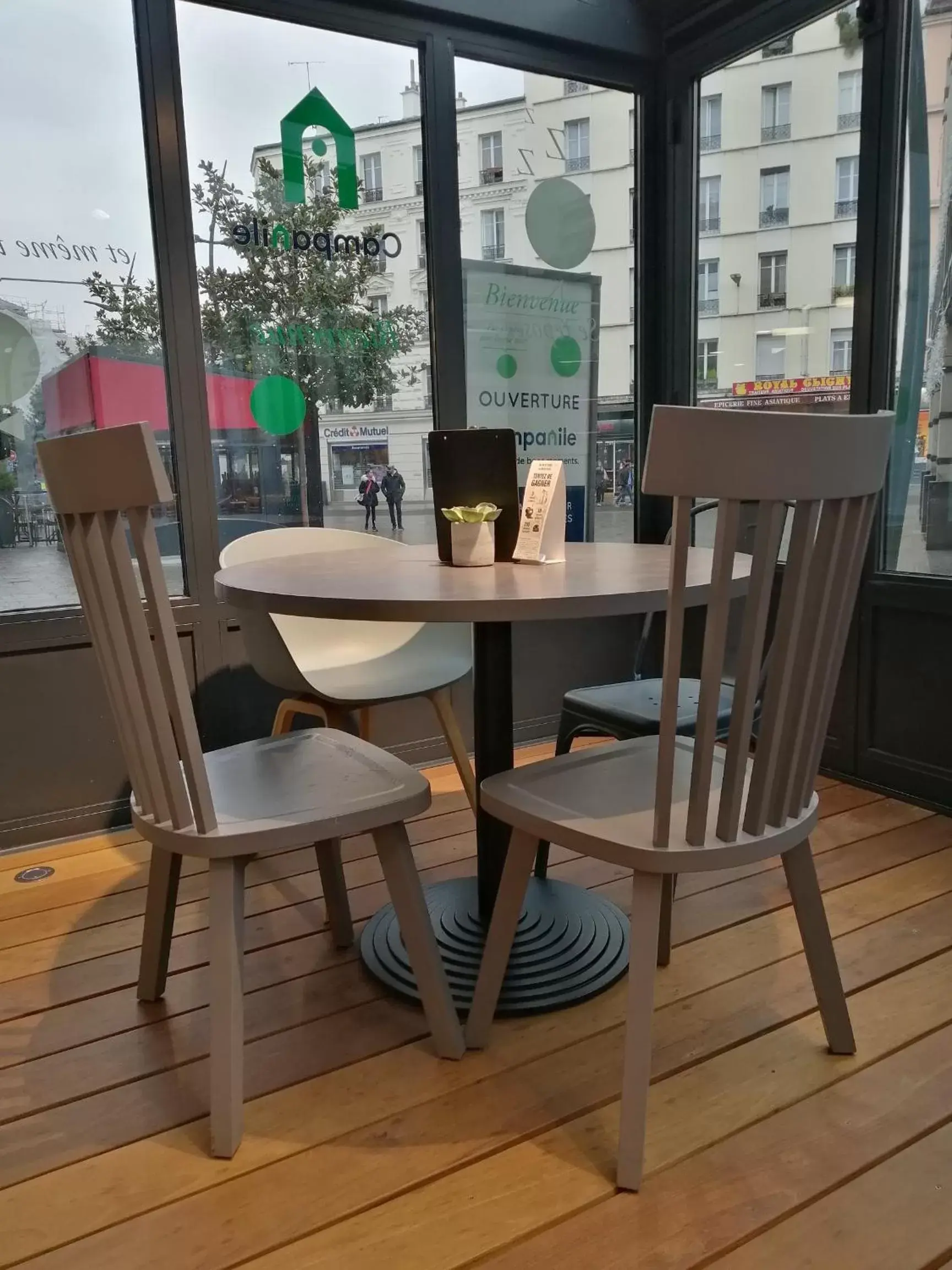 Lounge or bar in CAMPANILE PARIS - Clichy Centre