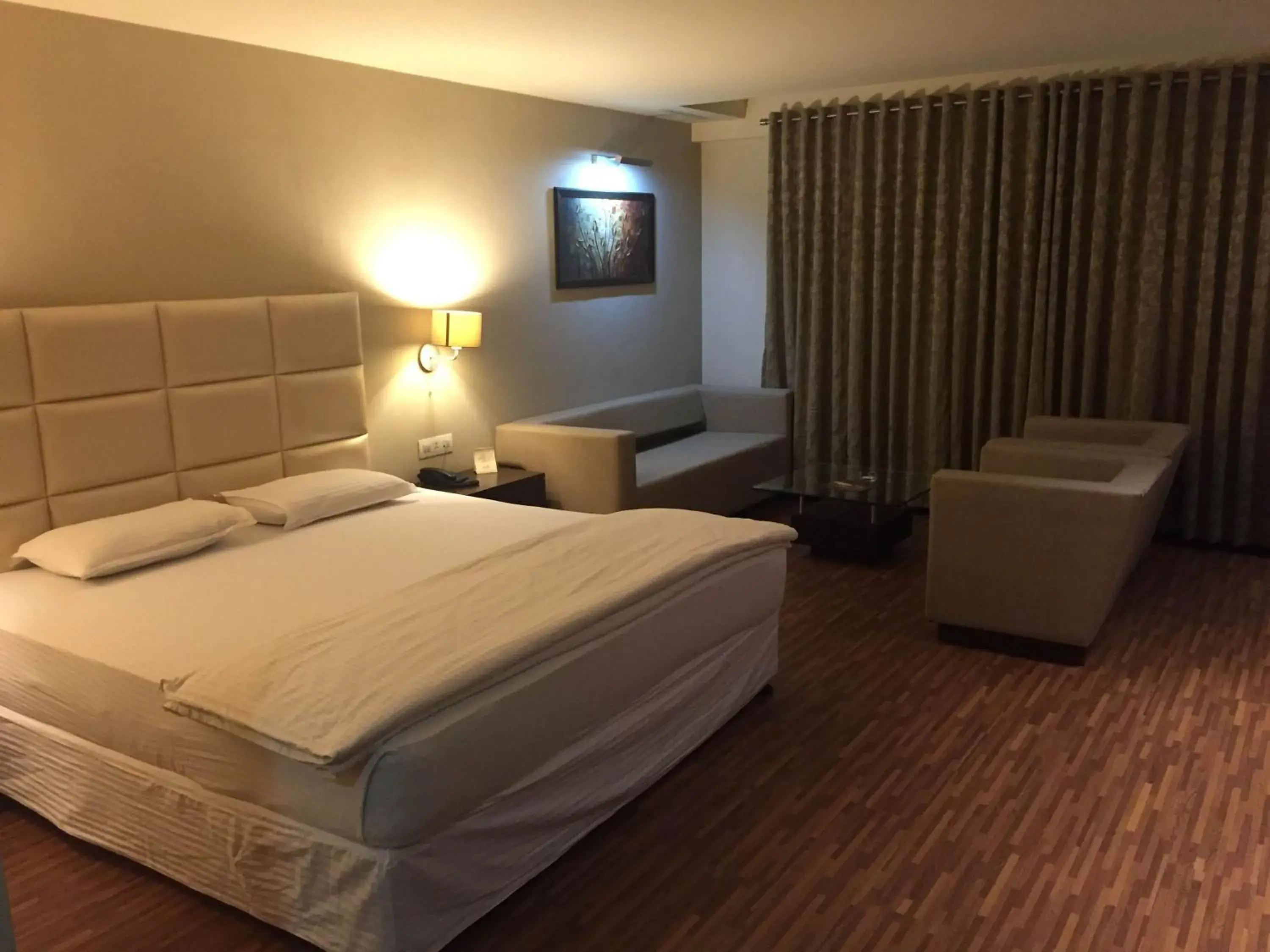 Bed in Hotel Platinum Inn
