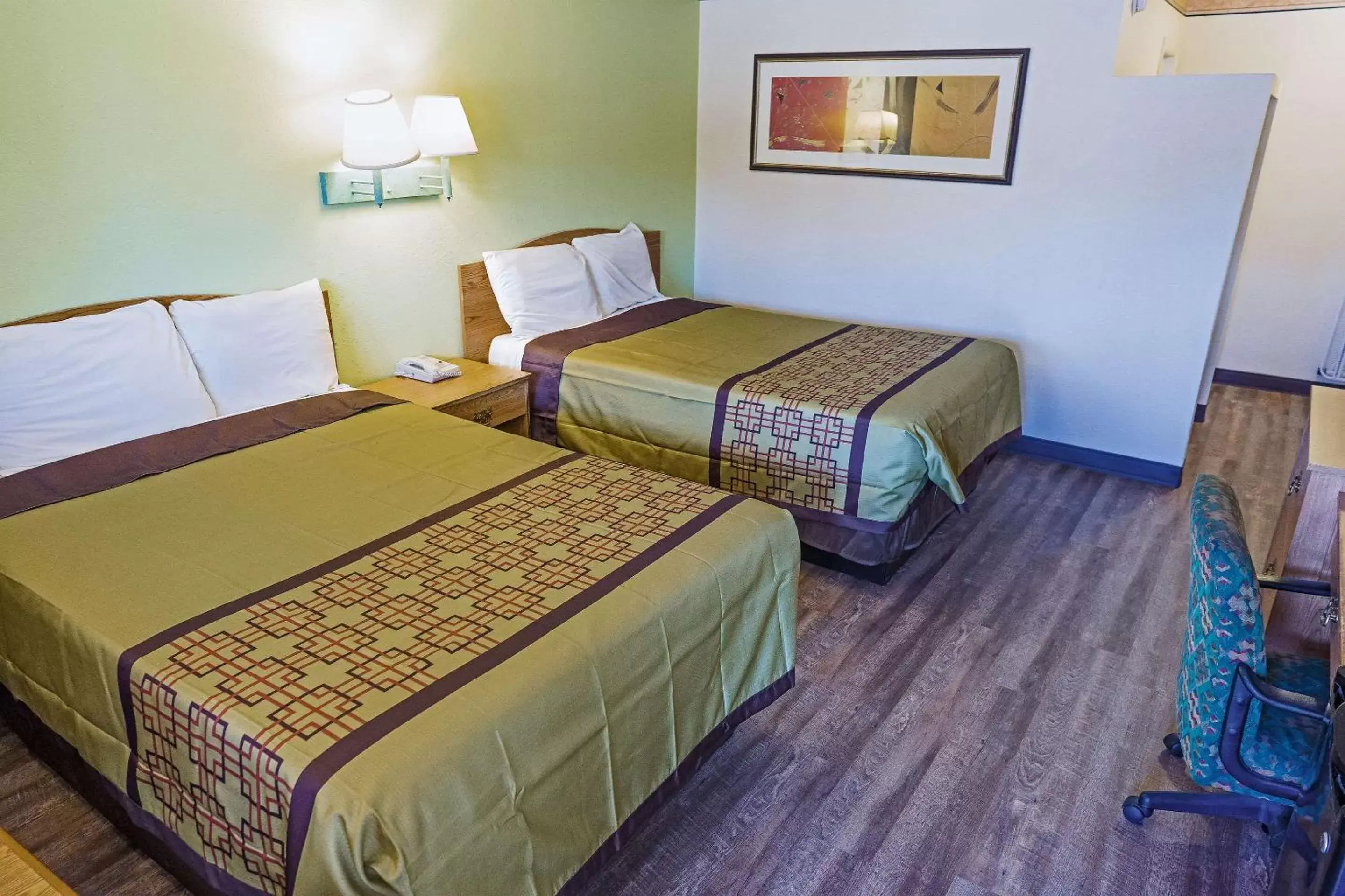 Bedroom, Bed in Rodeway Inn Albuquerque Downtown on Rt 66 Bedroom, Bed in Rodeway Inn Albuquerque Downtown on Rt 66