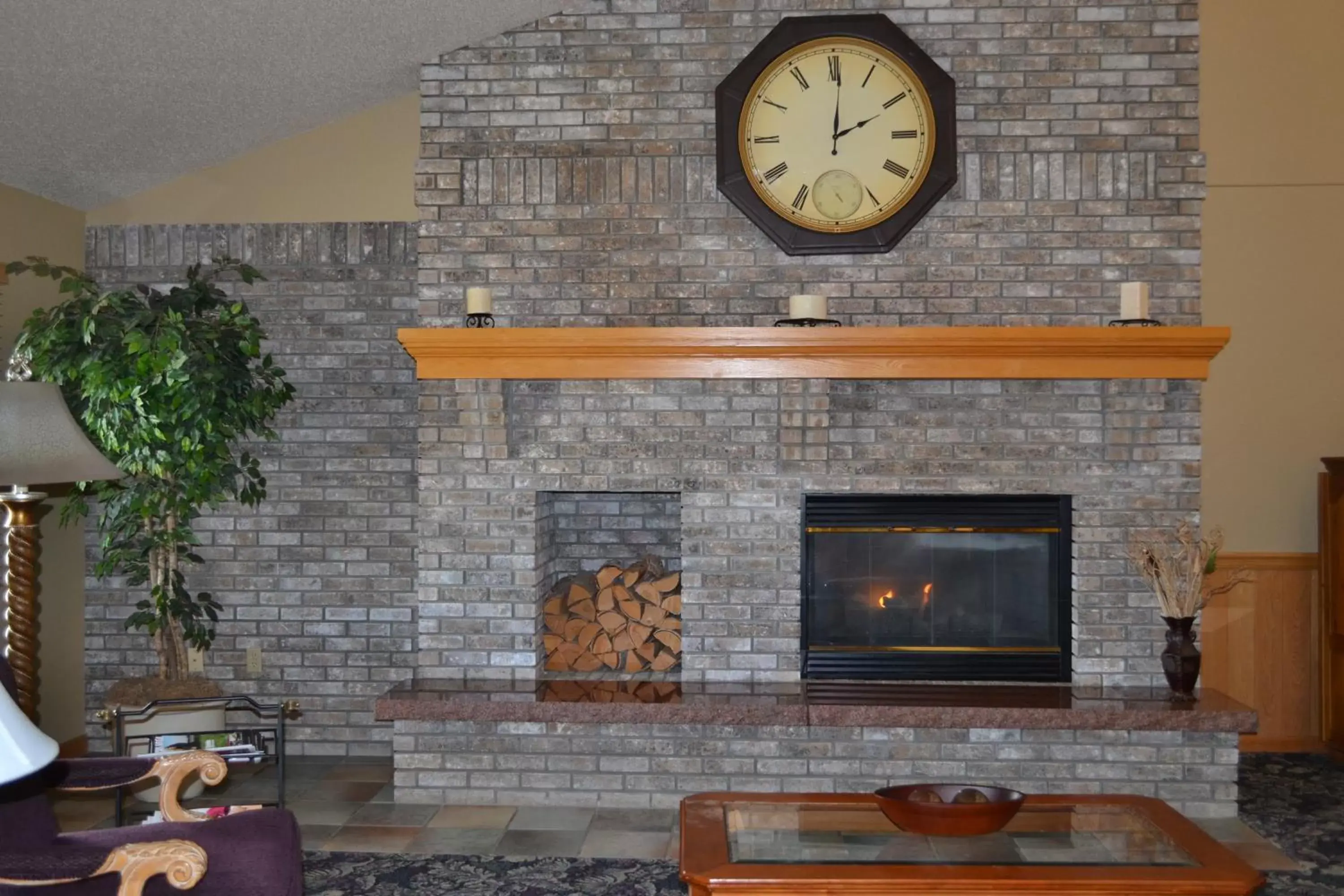 Lobby or reception in Cobblestone Hotel & Suites - Wisconsin Rapids