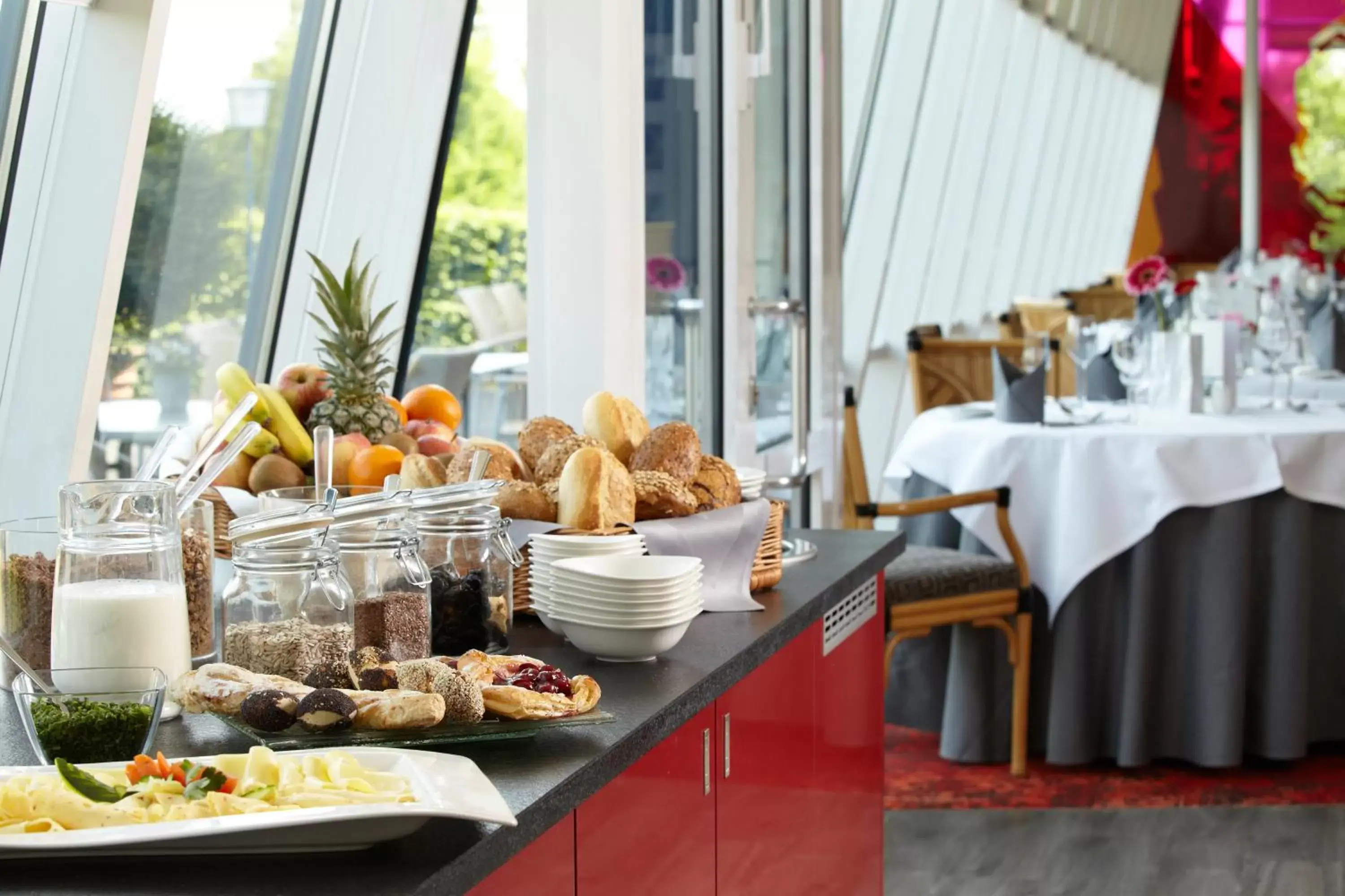 Buffet breakfast, Restaurant/Places to Eat in Parkhotel Weiskirchen