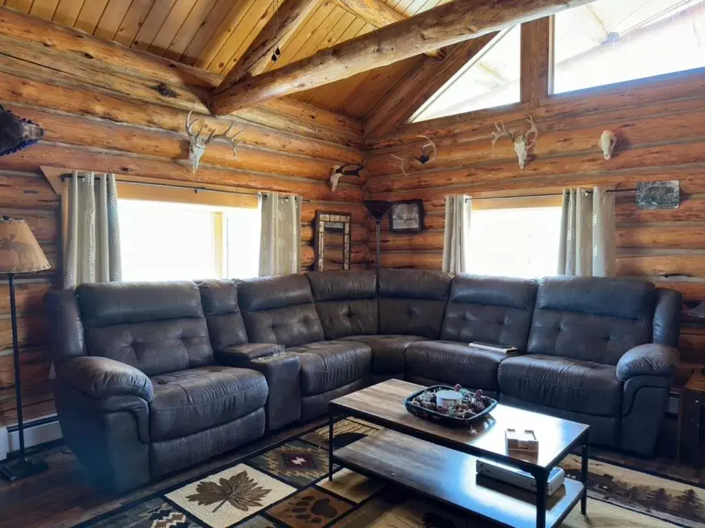 Seating Area in Sportsman Lodge Melrose MT