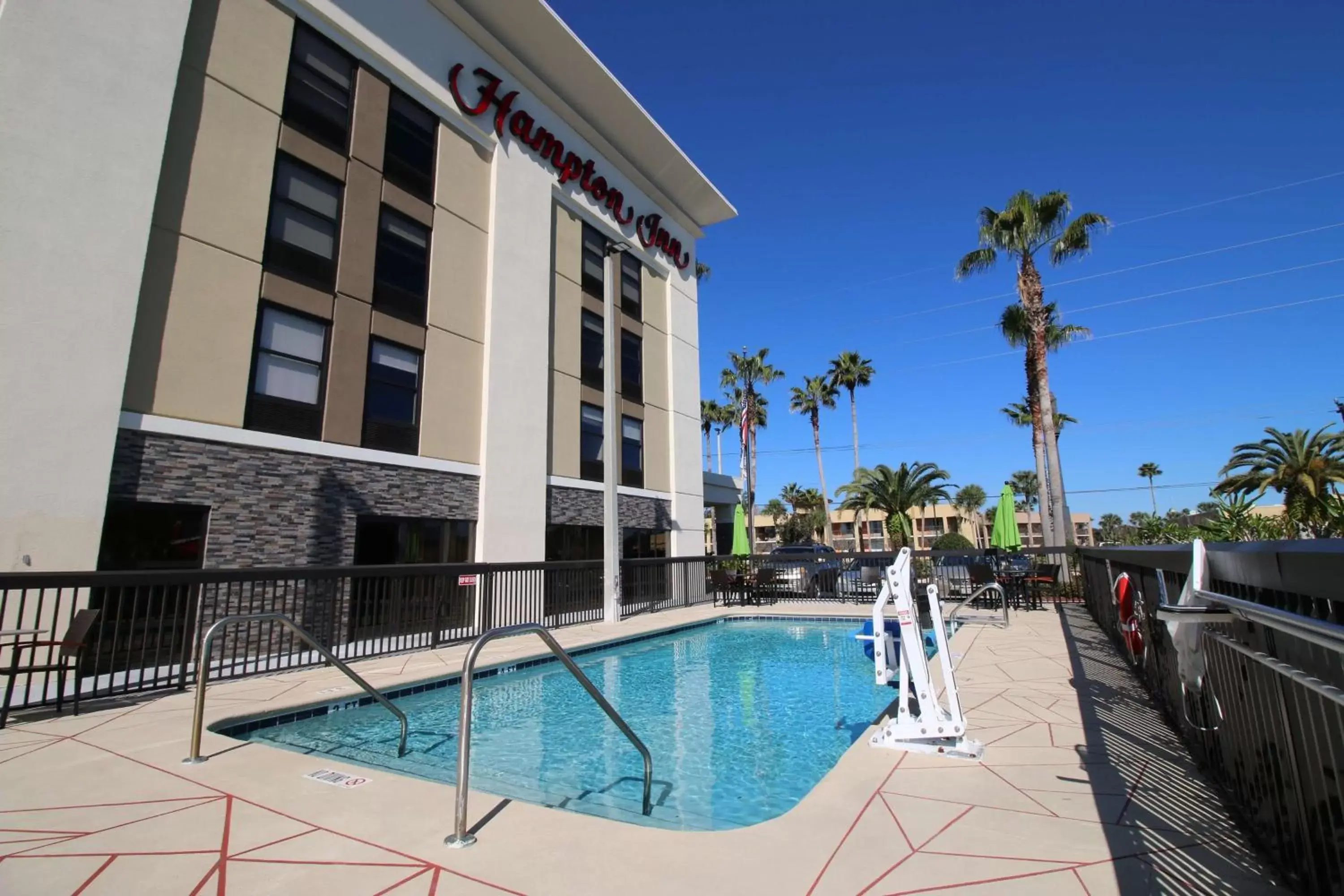 Pool view, Swimming Pool in Hampton Inn Saint Augustine-I-95