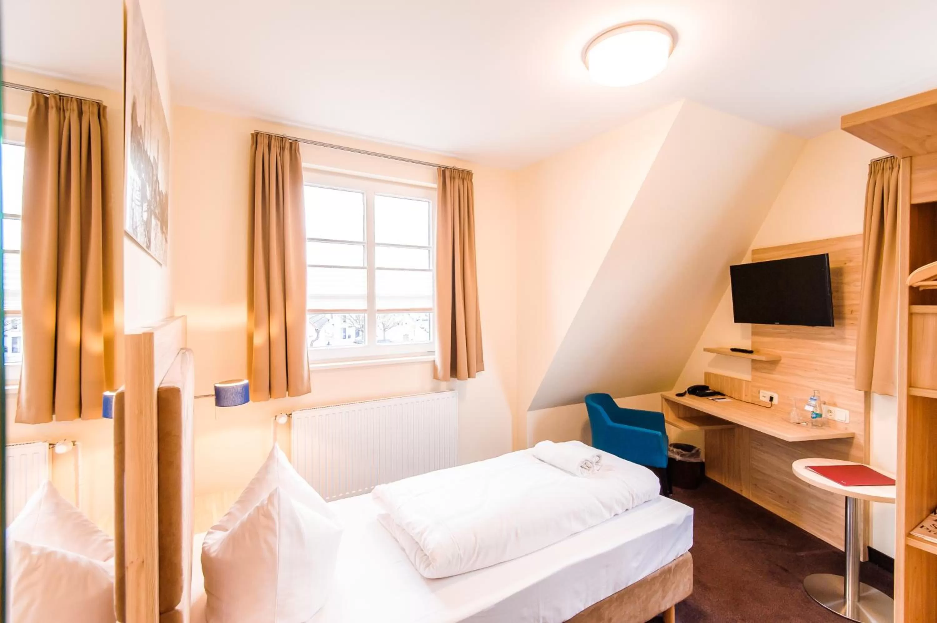 View (from property/room), Bed in Hotel Am Alten Hafen