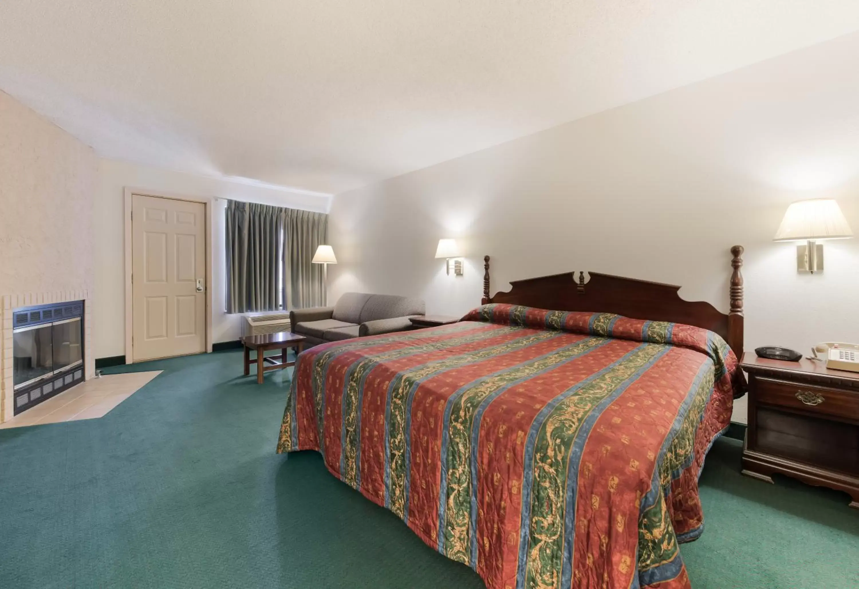 Bed in LeConte Motor Lodge A Ramada by Wyndham