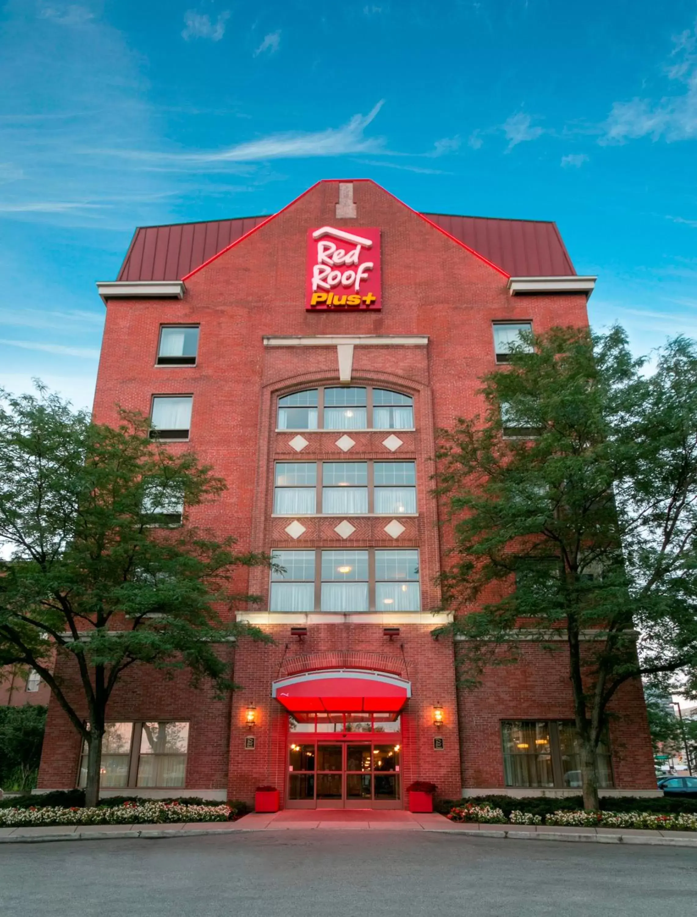 Property Building in Red Roof Inn PLUS+ Columbus Downtown - Convention Center