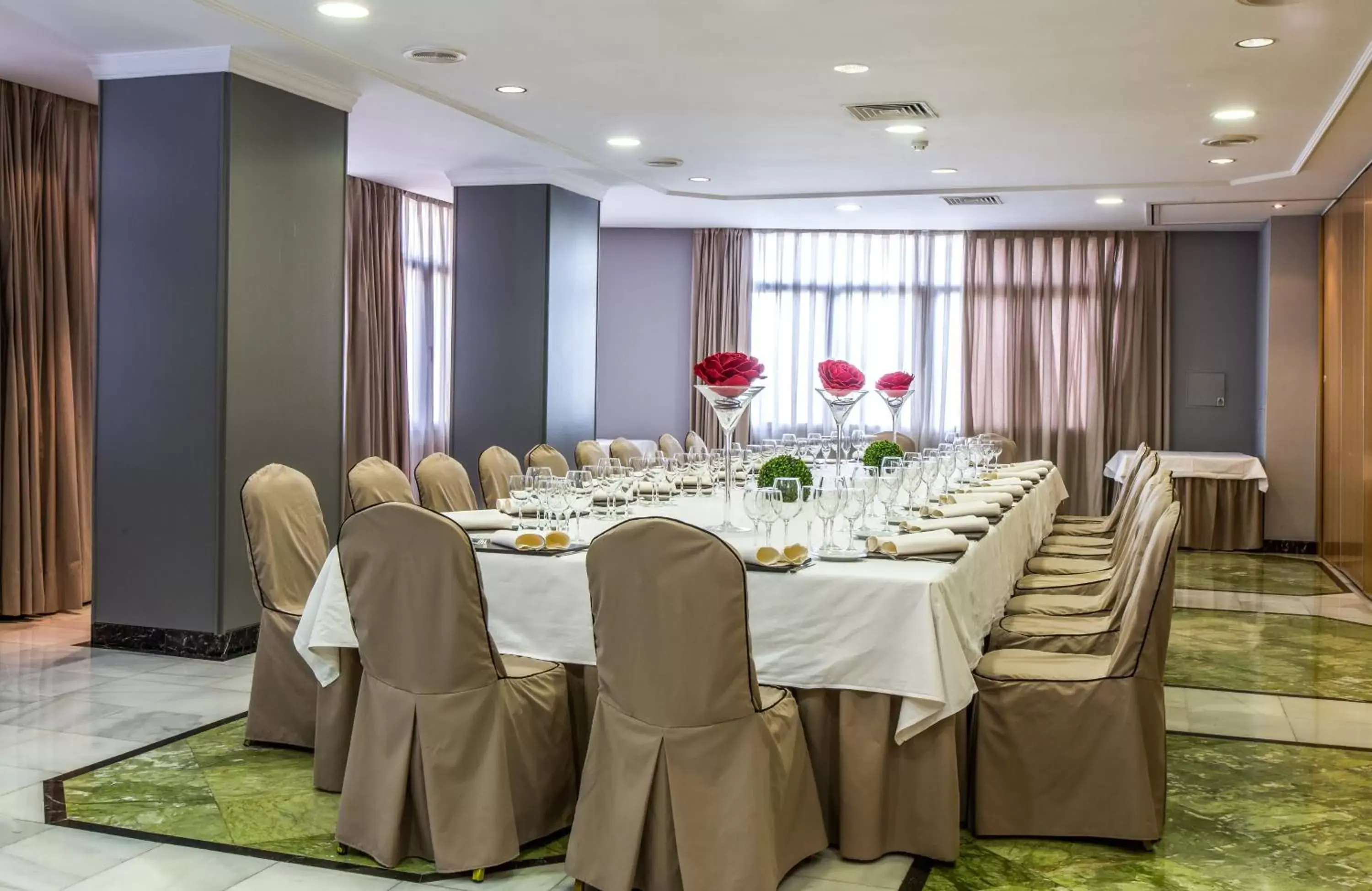 Meeting/conference room, Banquet Facilities in Leonardo Hotel Granada