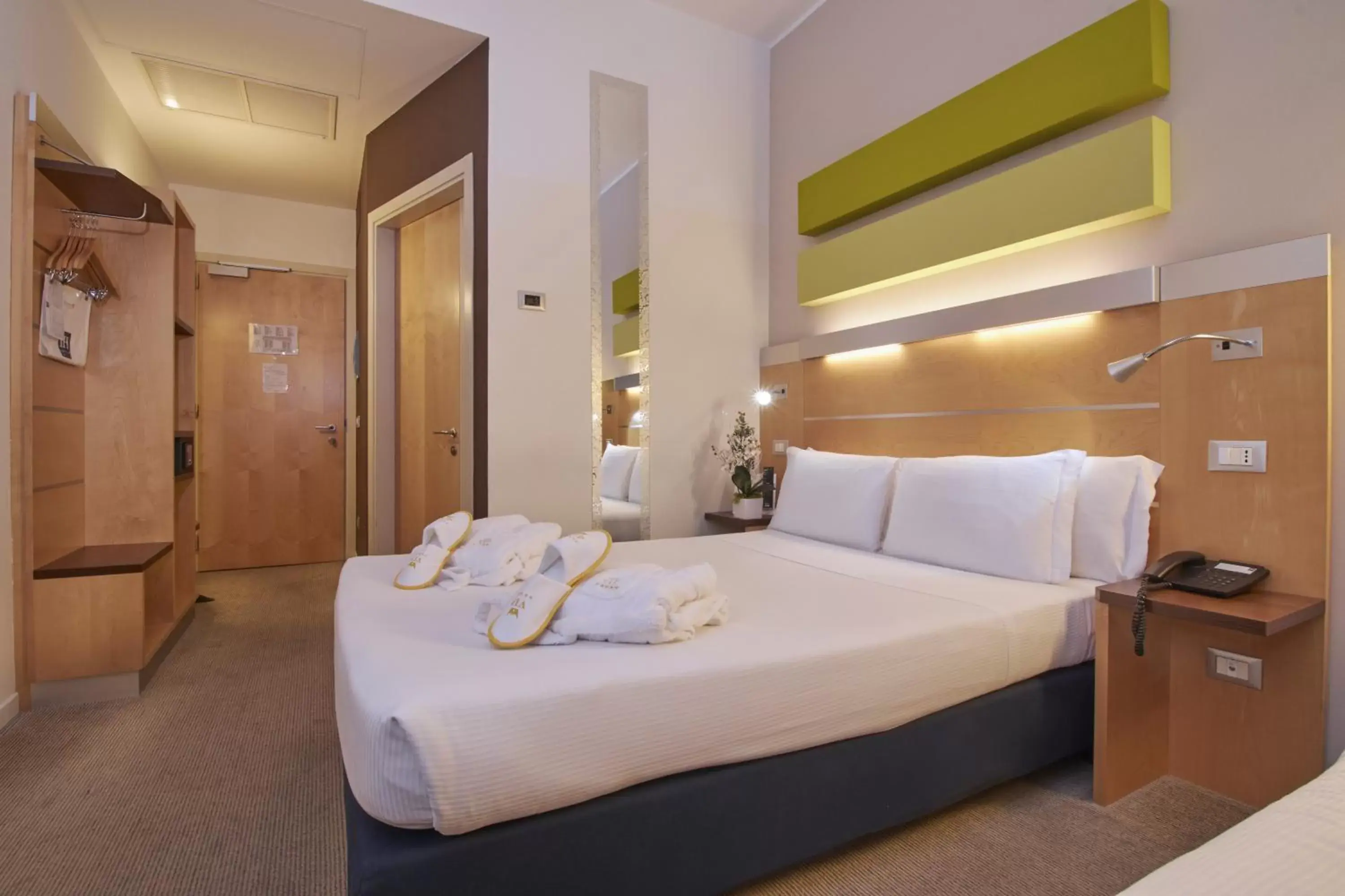 Bedroom, Bed in iH Hotels Milano Gioia