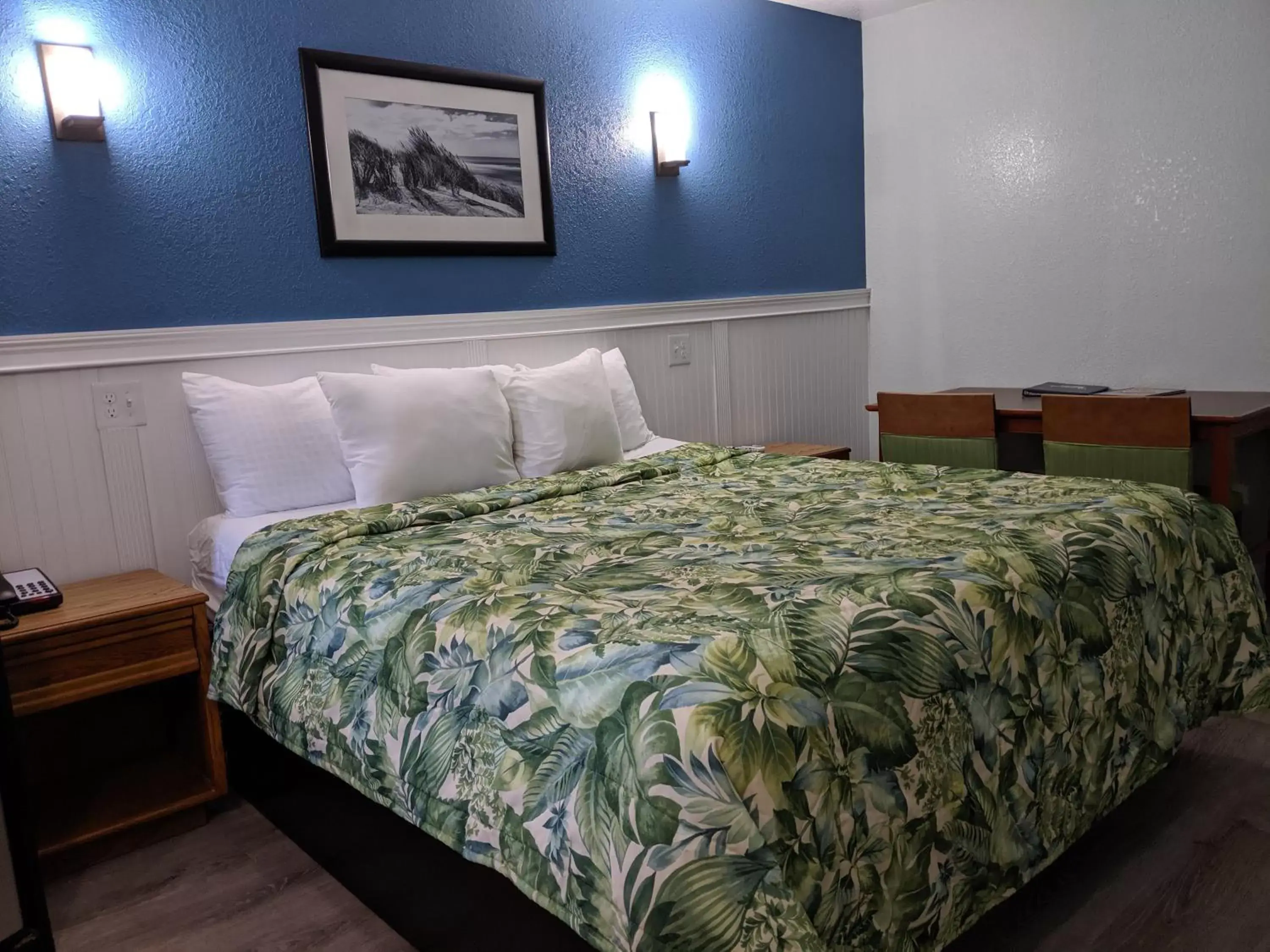 Bed in Colonial Inn