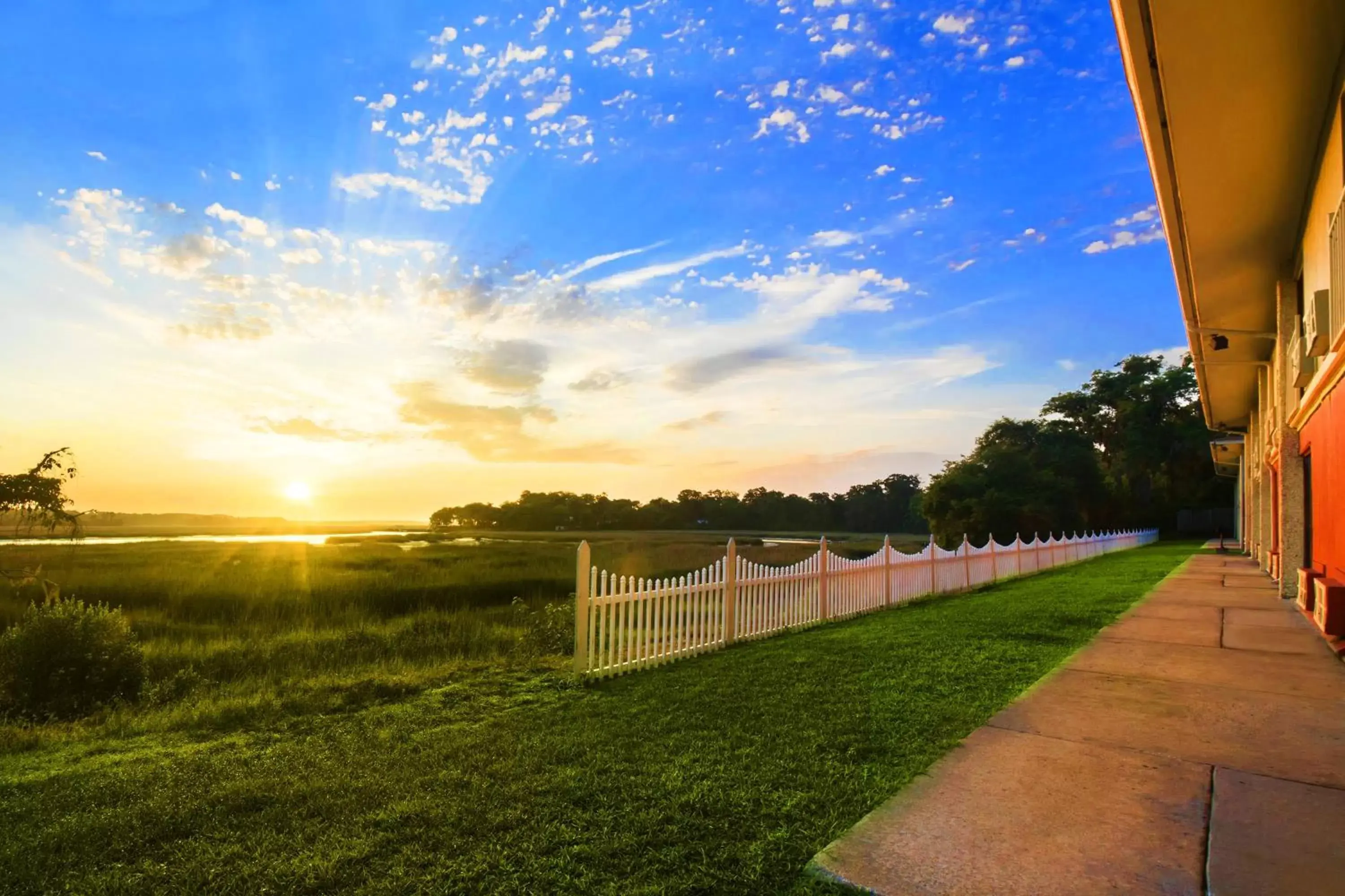 Howard Johnson by Wyndham Beaufort/Parris Island