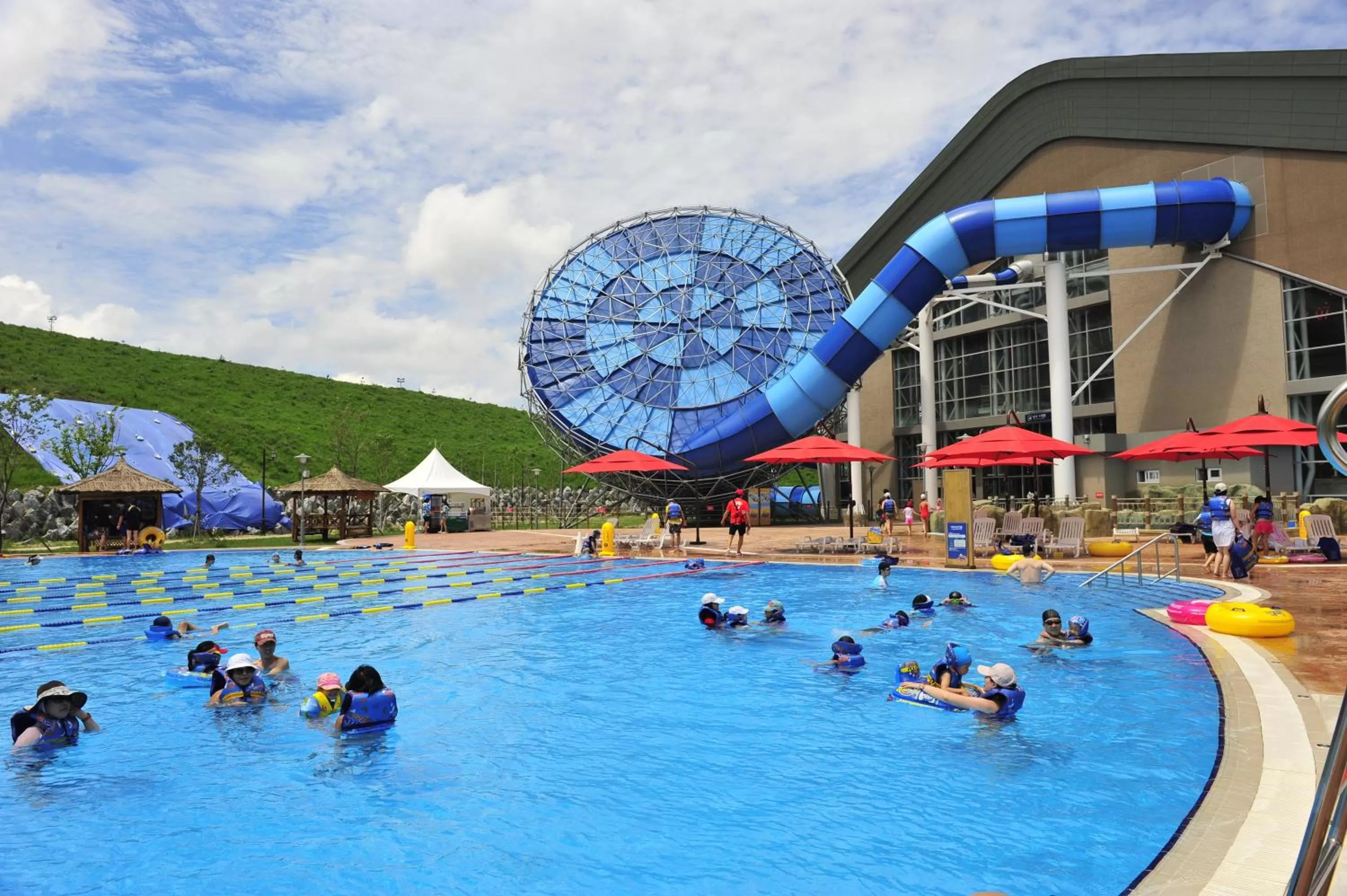 Swimming pool in Intercontinental Alpensia Pyeongchang Resort by IHG