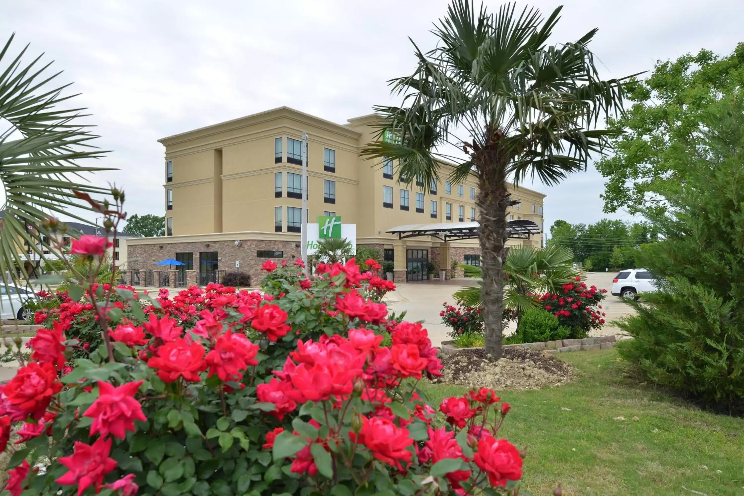 Property Building in Holiday Inn Montgomery South Airport, an IHG Hotel