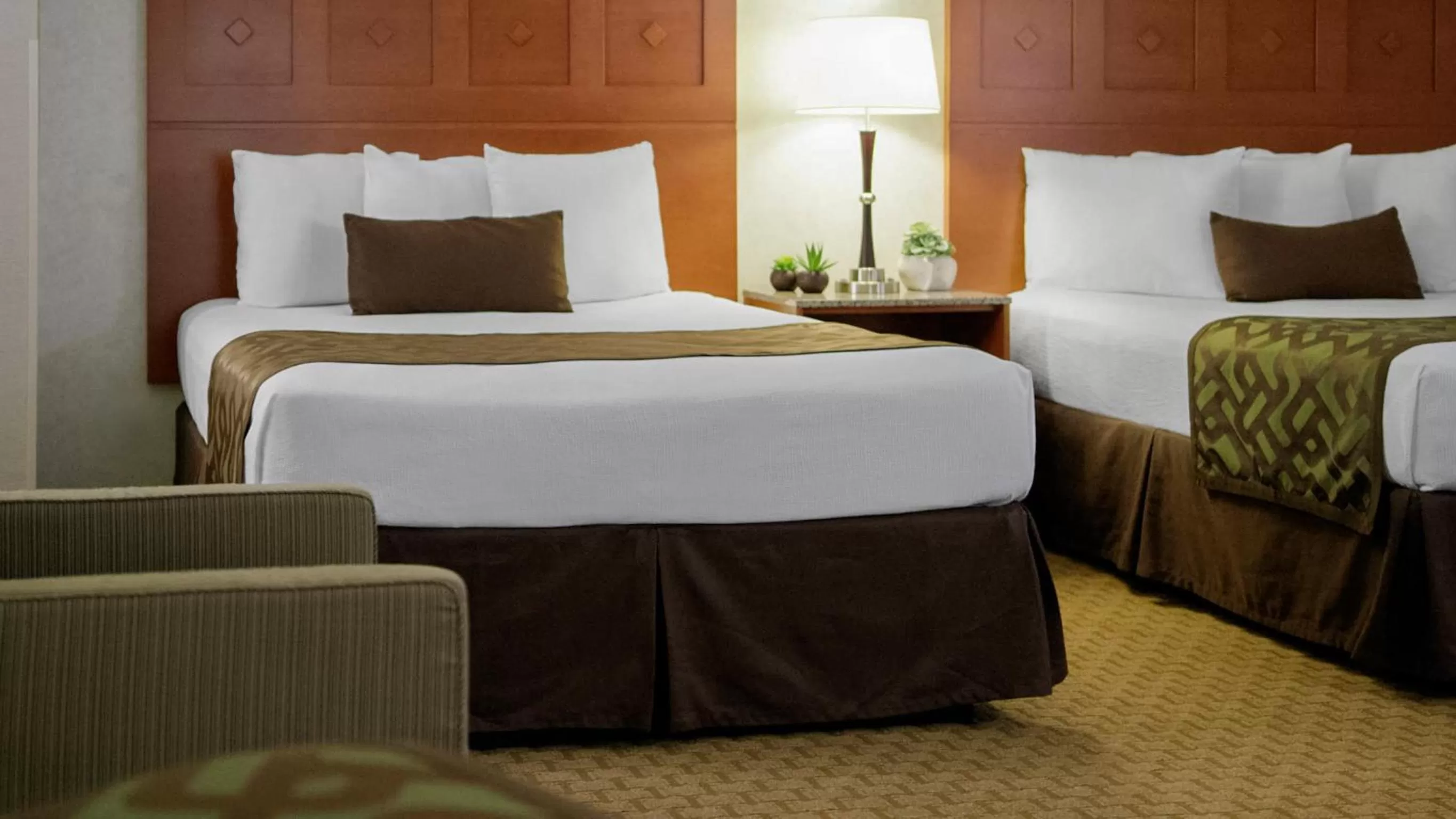 Photo of the whole room, Bed in Moab Valley Inn