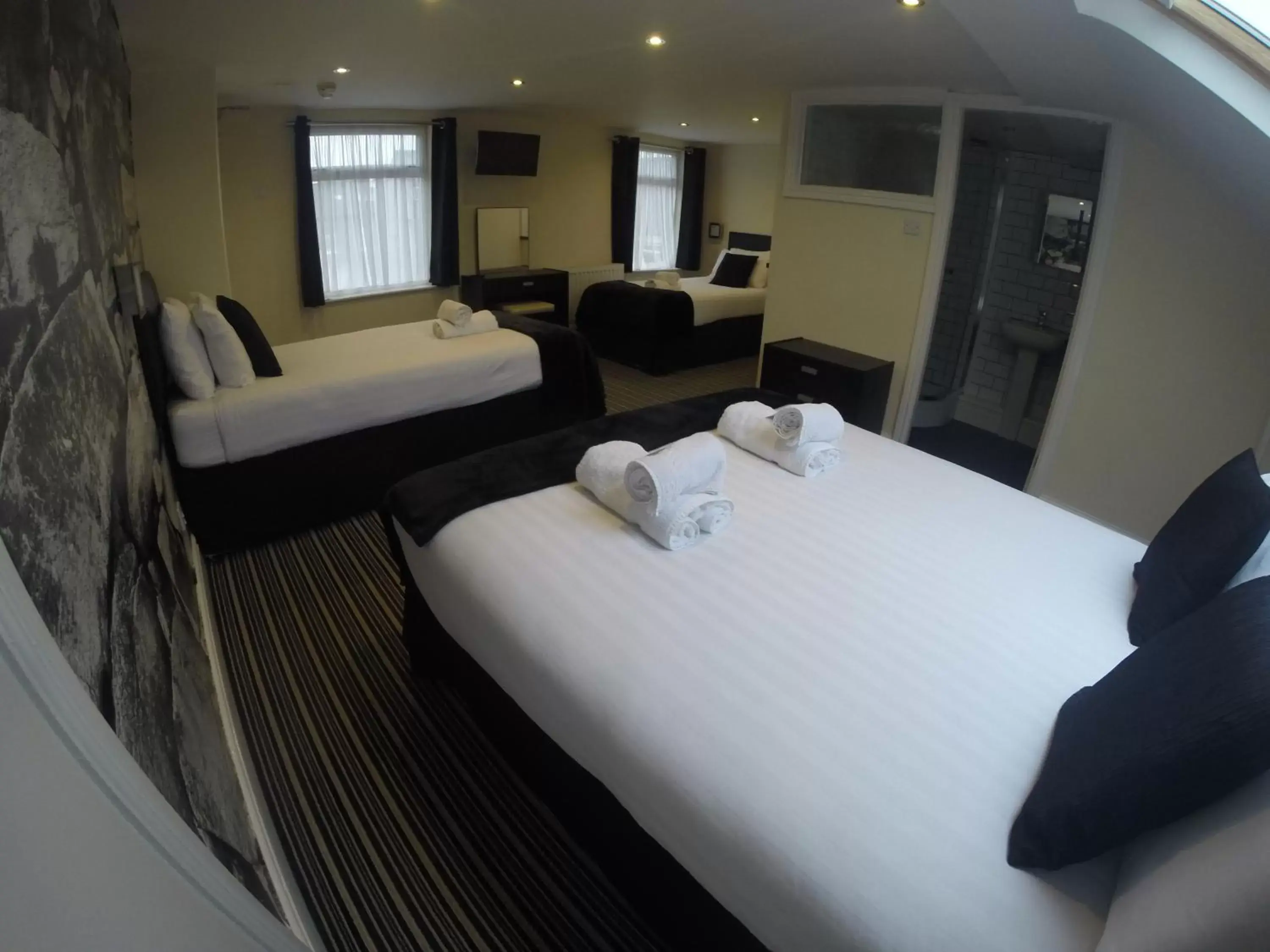 Photo of the whole room, Bed in Happy Return Hotel