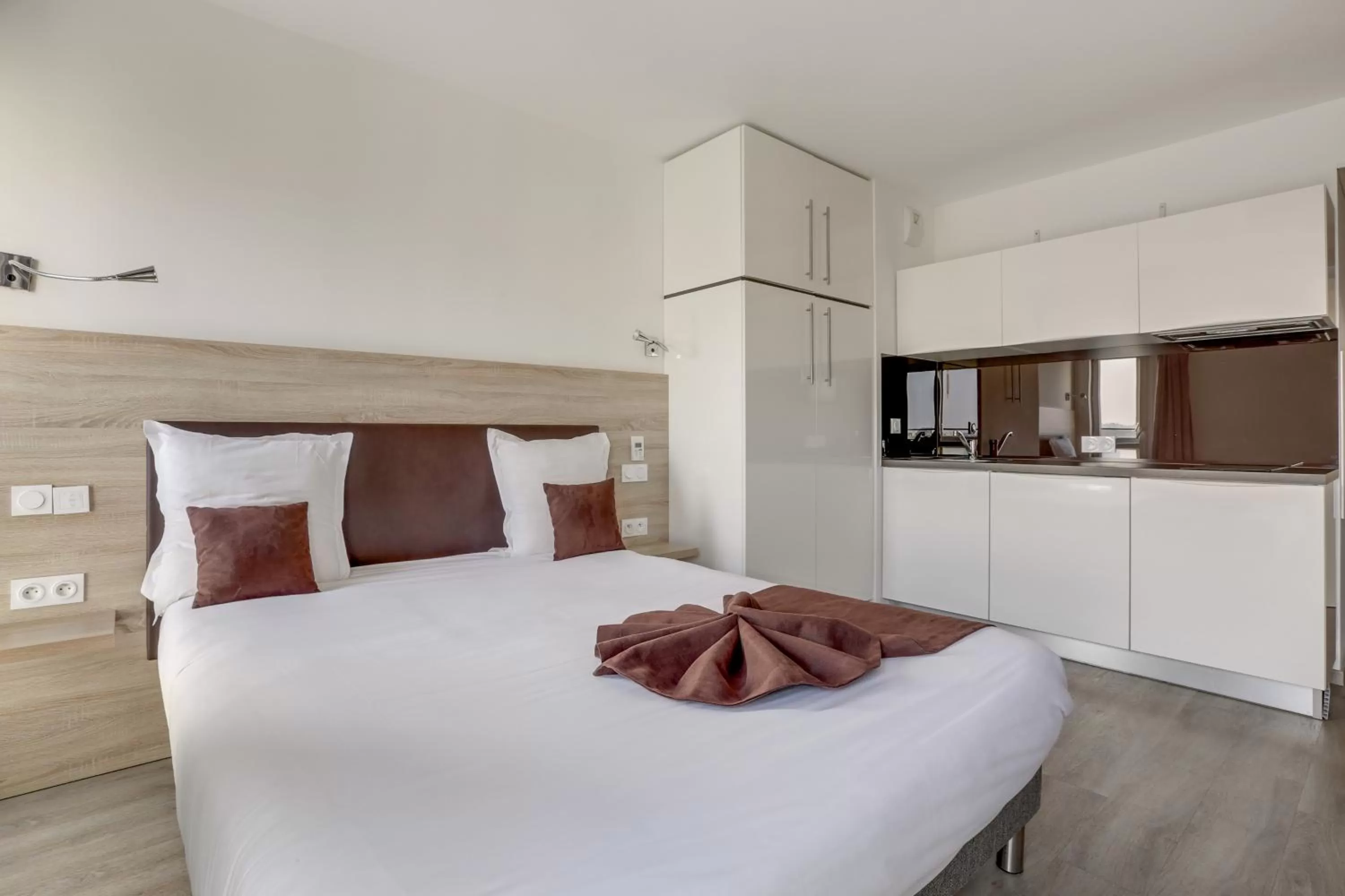 Bed in All Suites Appart Hôtel - Choisy-le-Roi