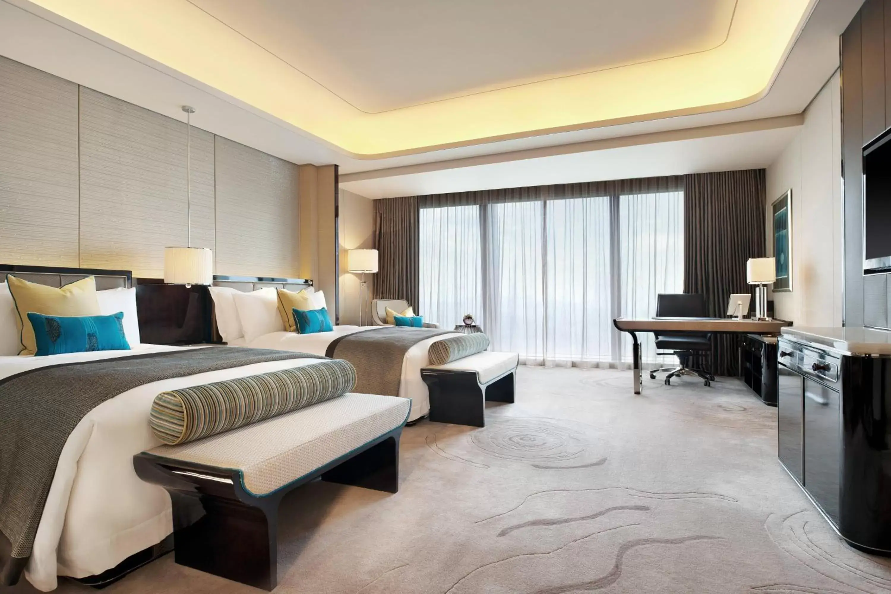 Photo of the whole room in The St. Regis Shenzhen