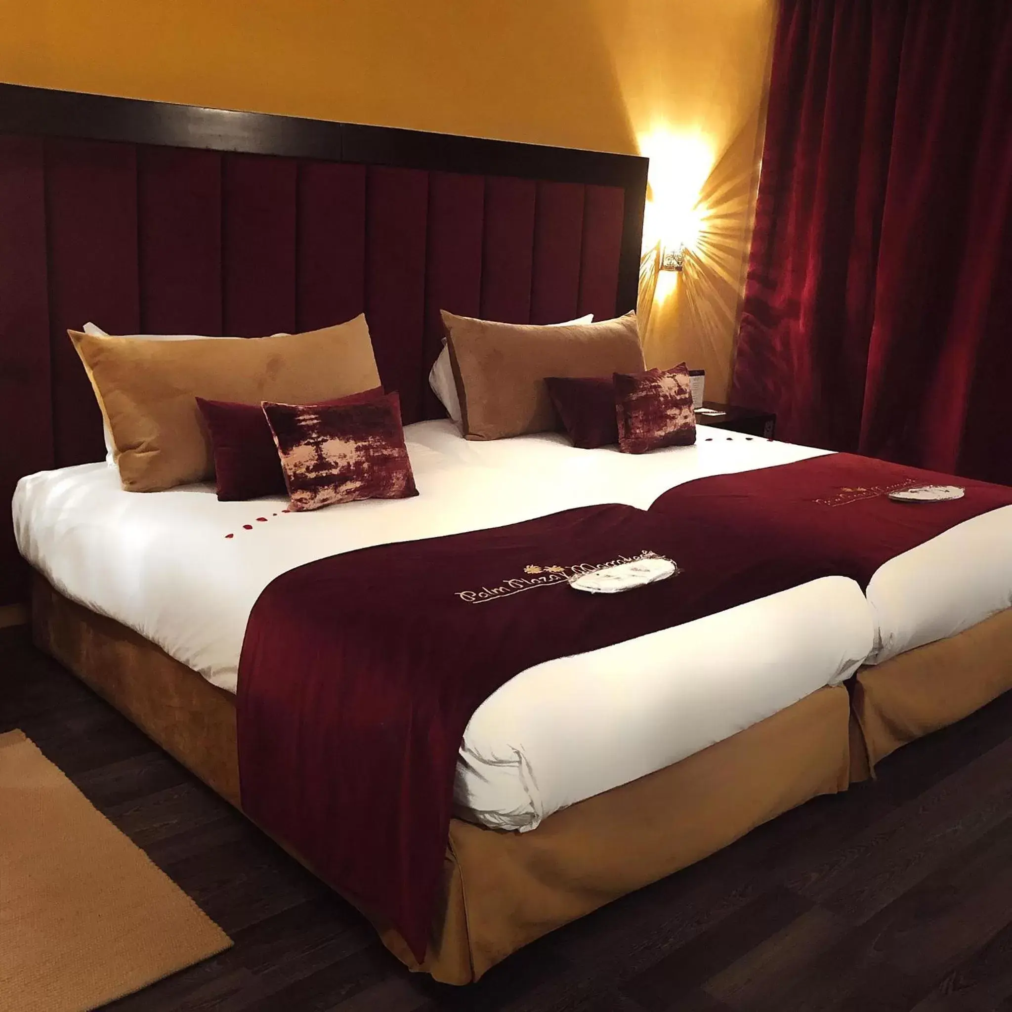Bedroom, Bed in Palm Plaza Hôtel & Spa