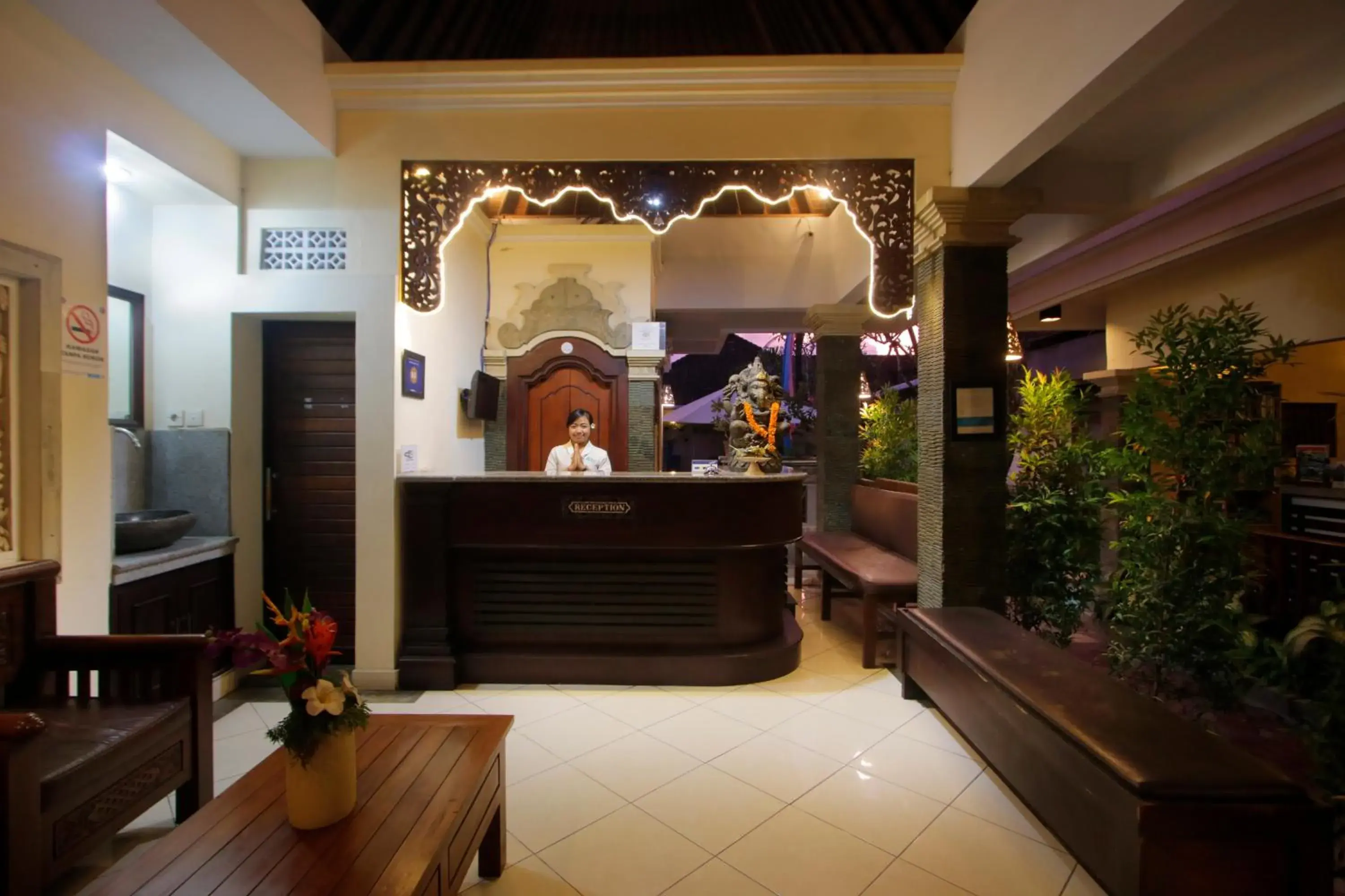 Lobby or reception in Hotel Jati Sanur Lobby or reception in Hotel Jati Sanur