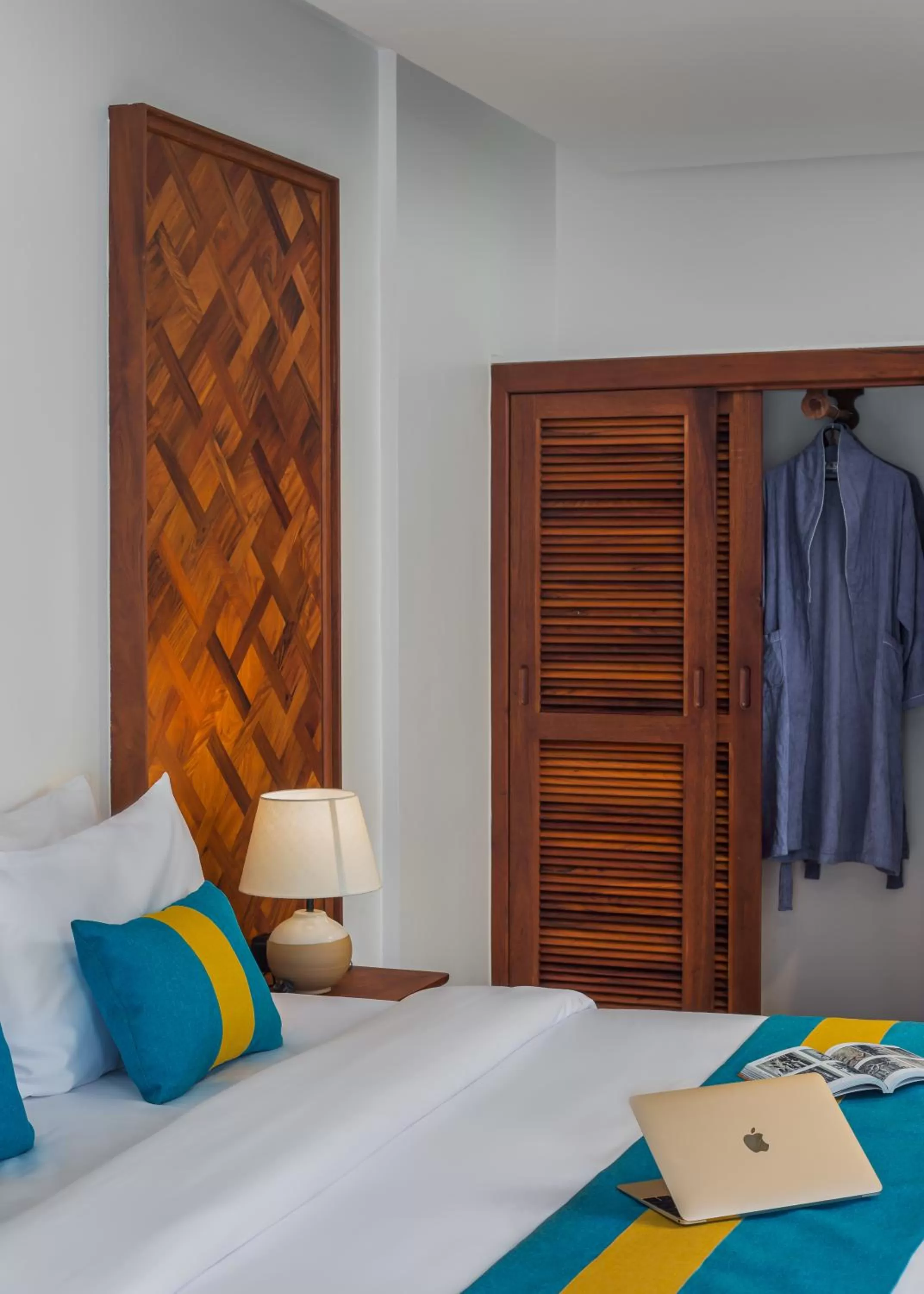 View (from property/room), Bed in Homewood Hotel