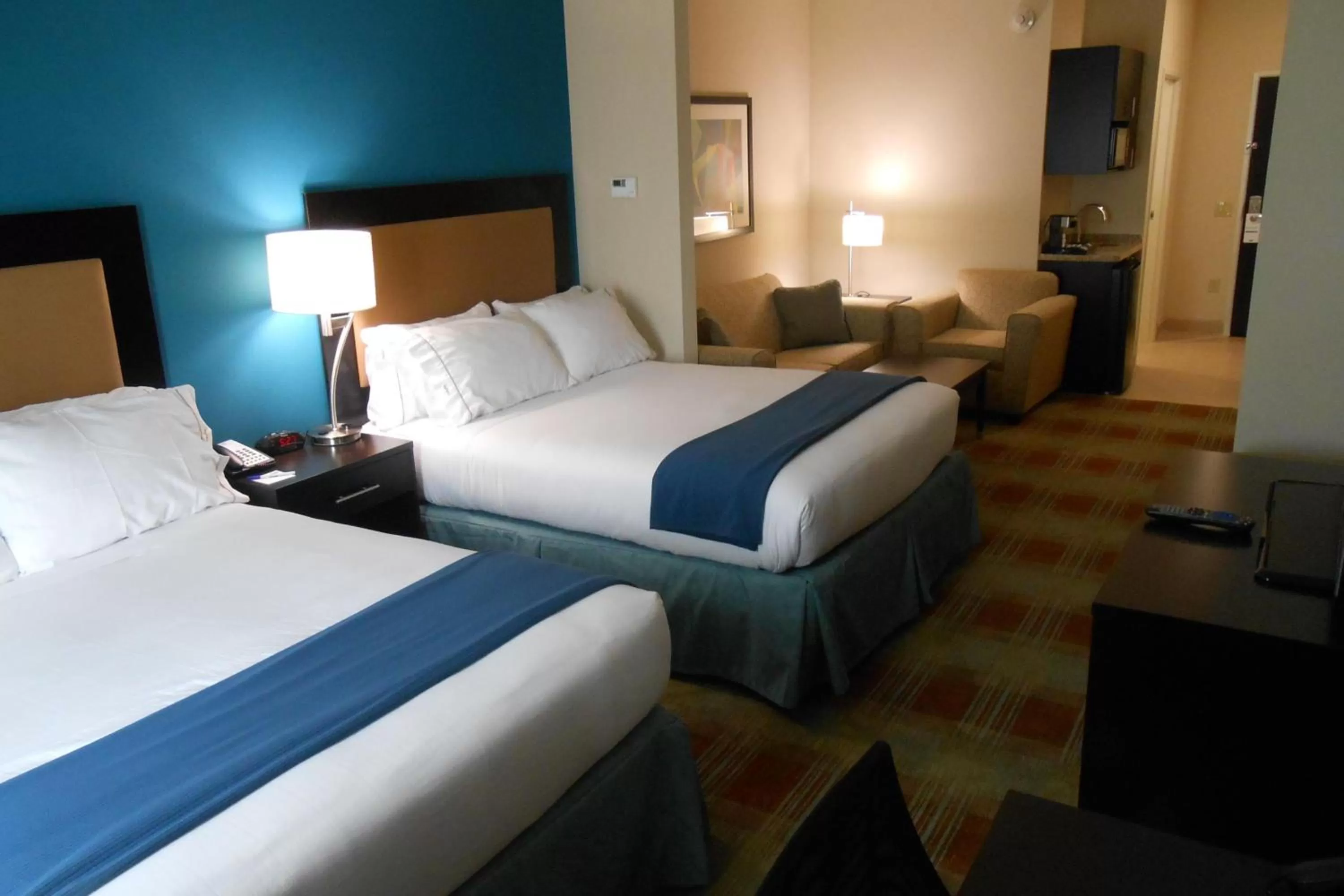 Bed in Holiday Inn Express & Suites Houston Northwest-Brookhollow by IHG