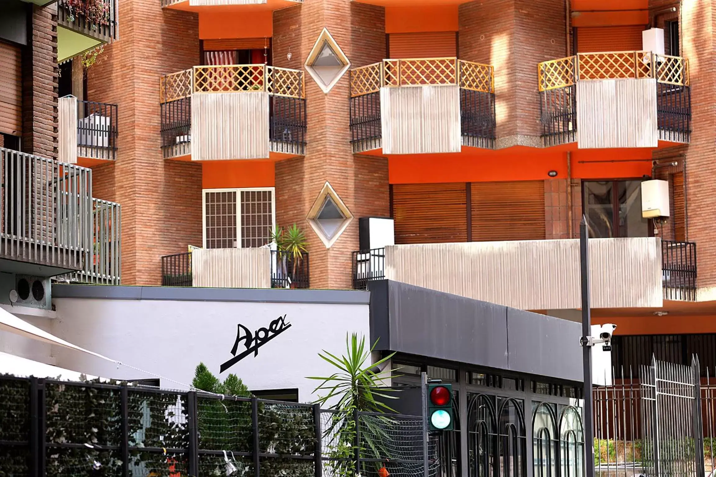 Facade/entrance in Hostel Trastevere Facade/entrance in Hostel Trastevere