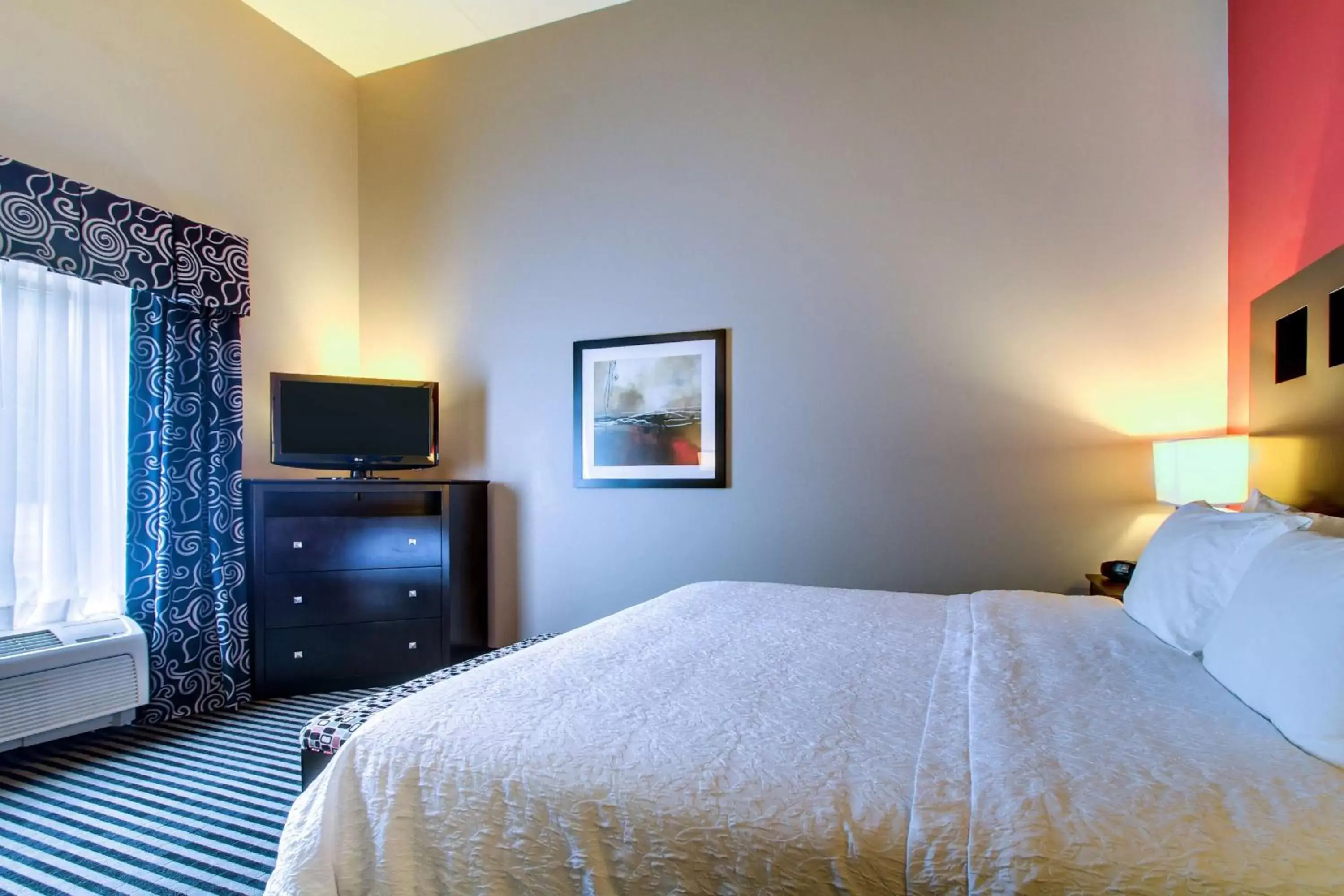 Bed in Hampton Inn Birmingham/Leeds Bed in Hampton Inn Birmingham/Leeds