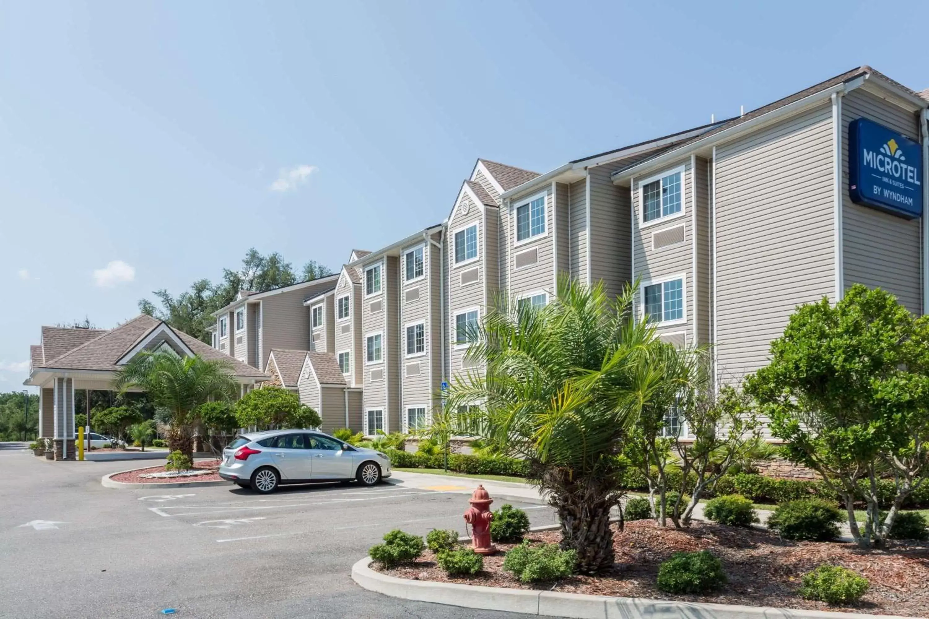 Property Building in Microtel Inn & Suites by Wyndham Jacksonville Airport
