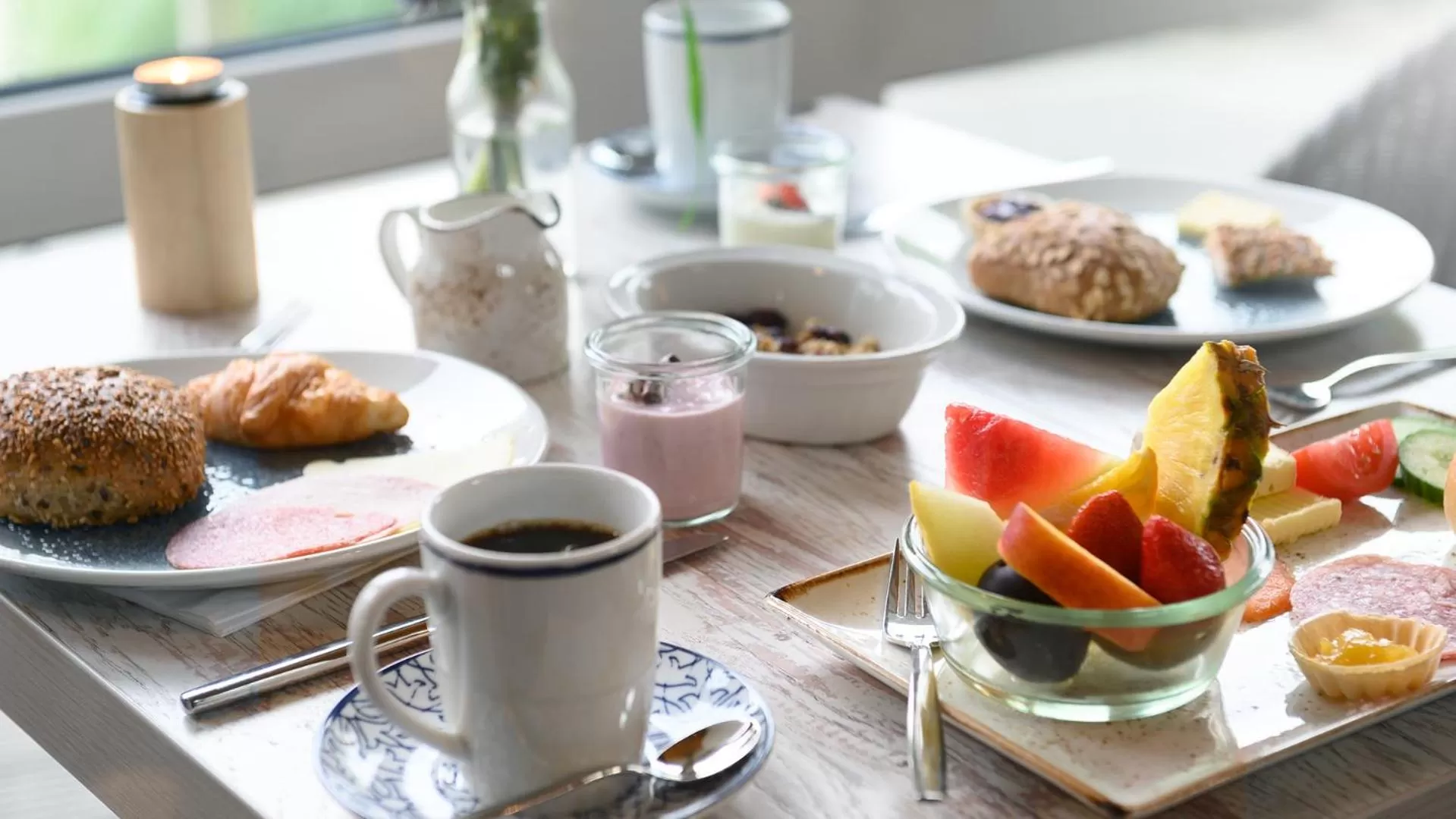 Breakfast in Hotel Am Medemufer