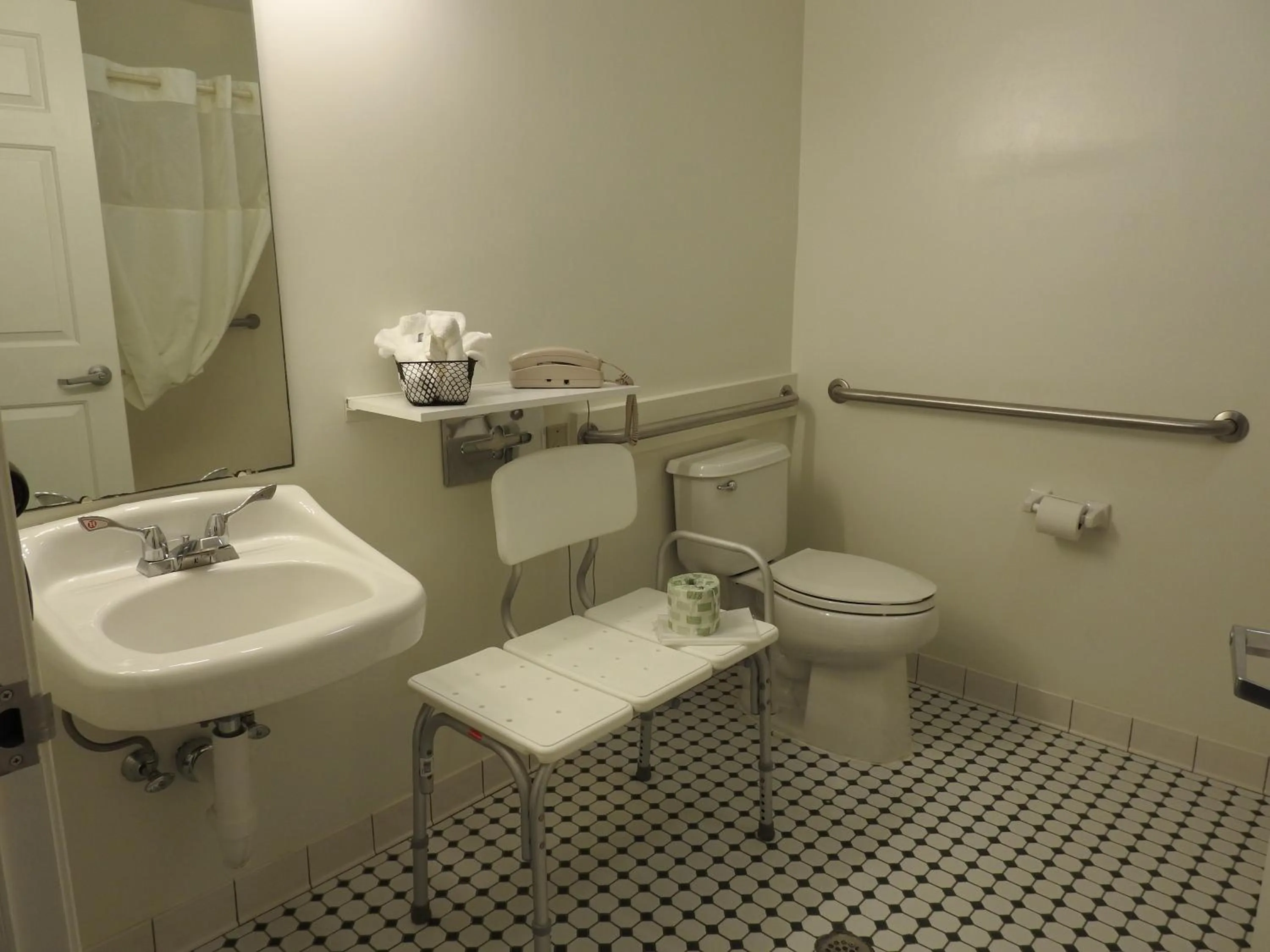 Bathroom in Inn at Cemetery Hill