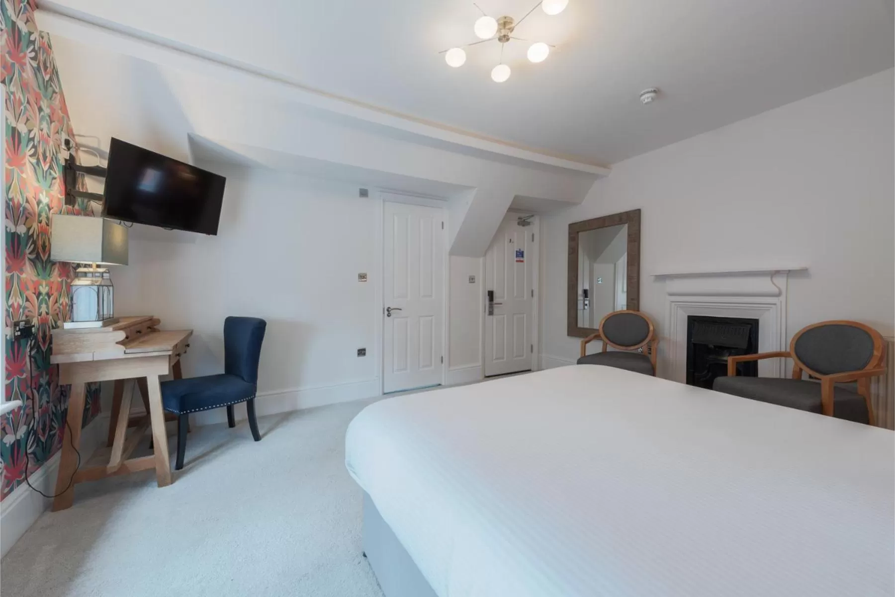 Bedroom, Bed in Florence Gardens Boutique Hotel and Restaurant