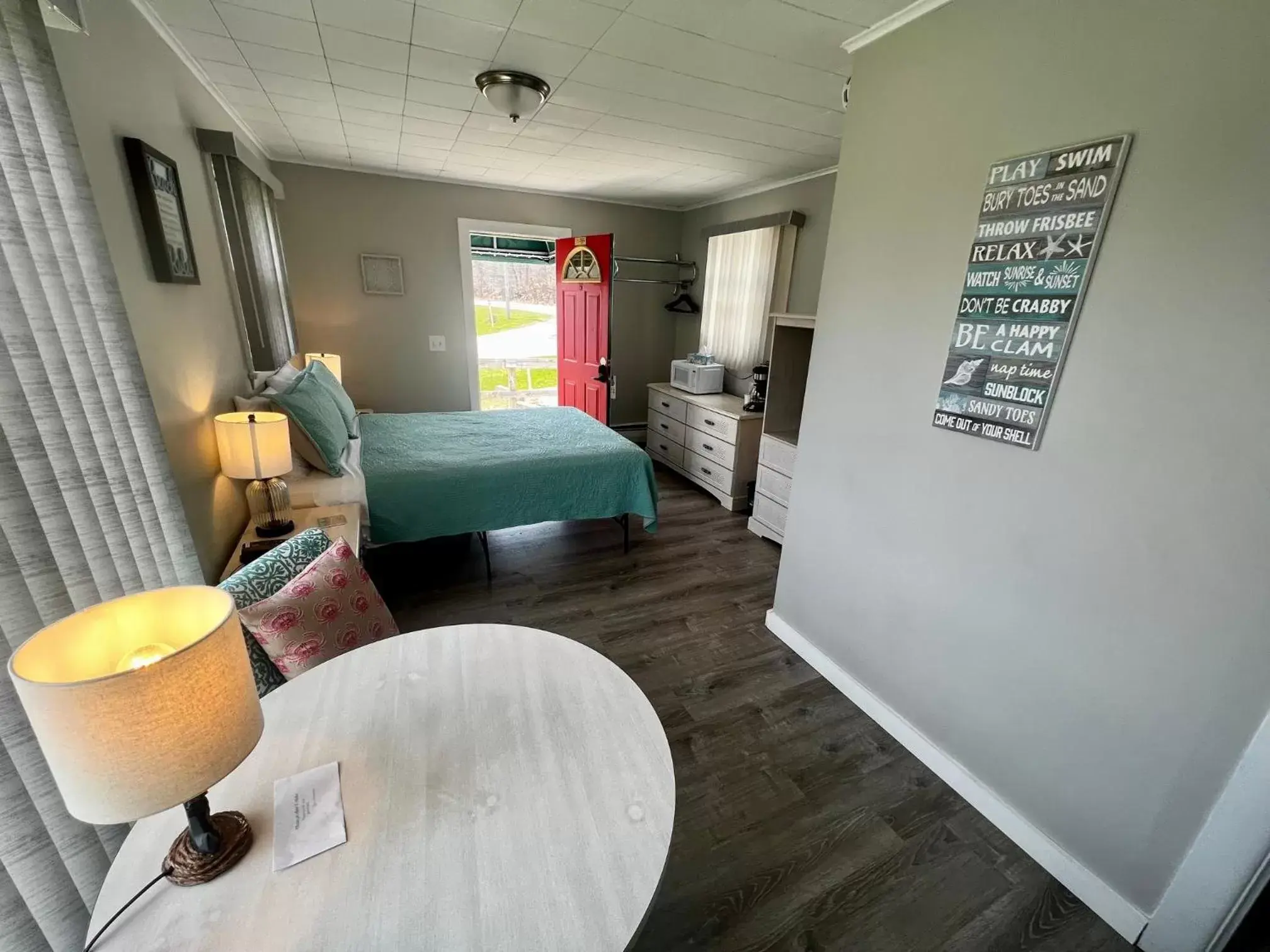 Claddagh Motel & Suites