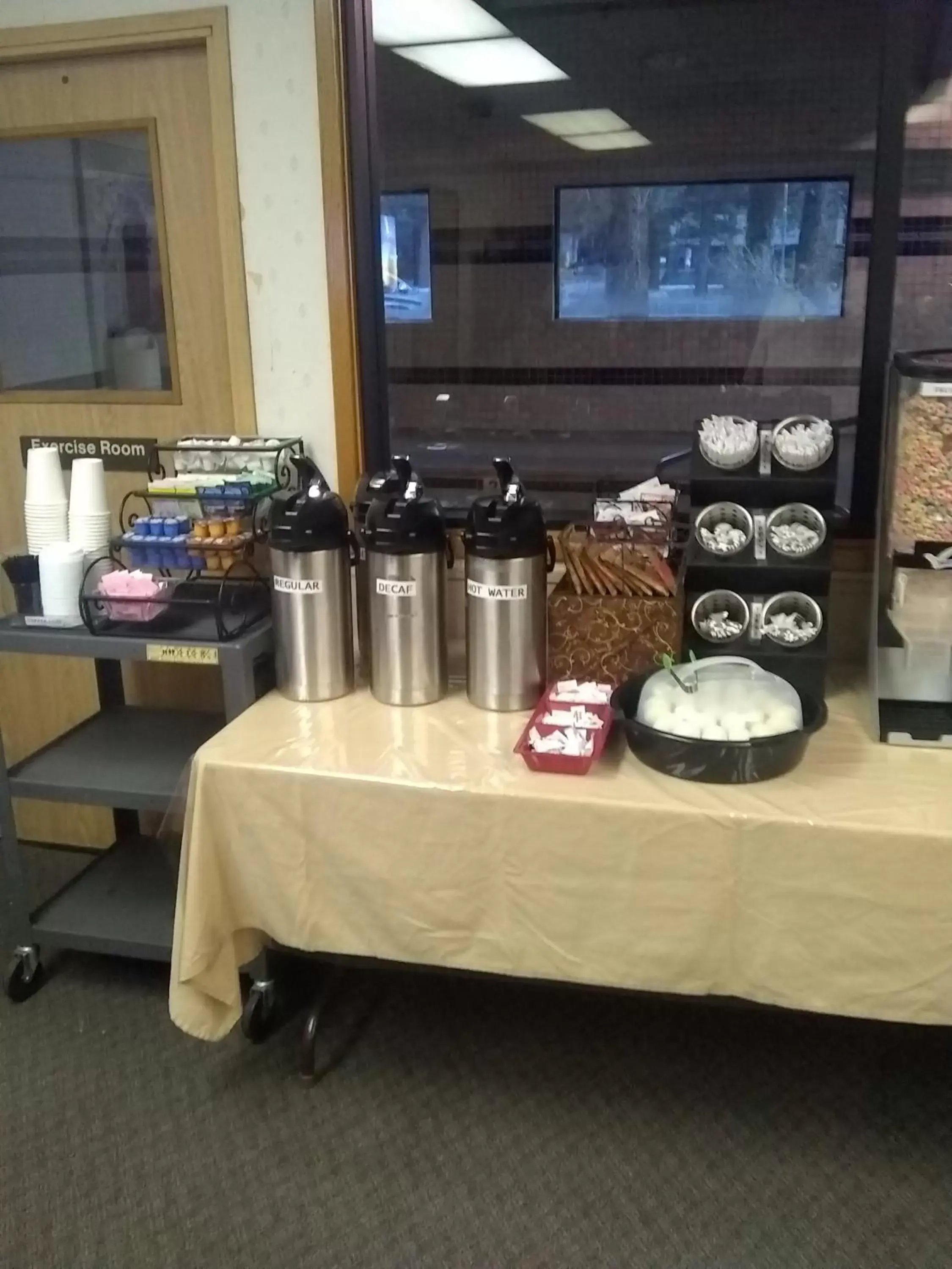 Coffee/tea facilities in Shilo Inn Mammoth Lakes