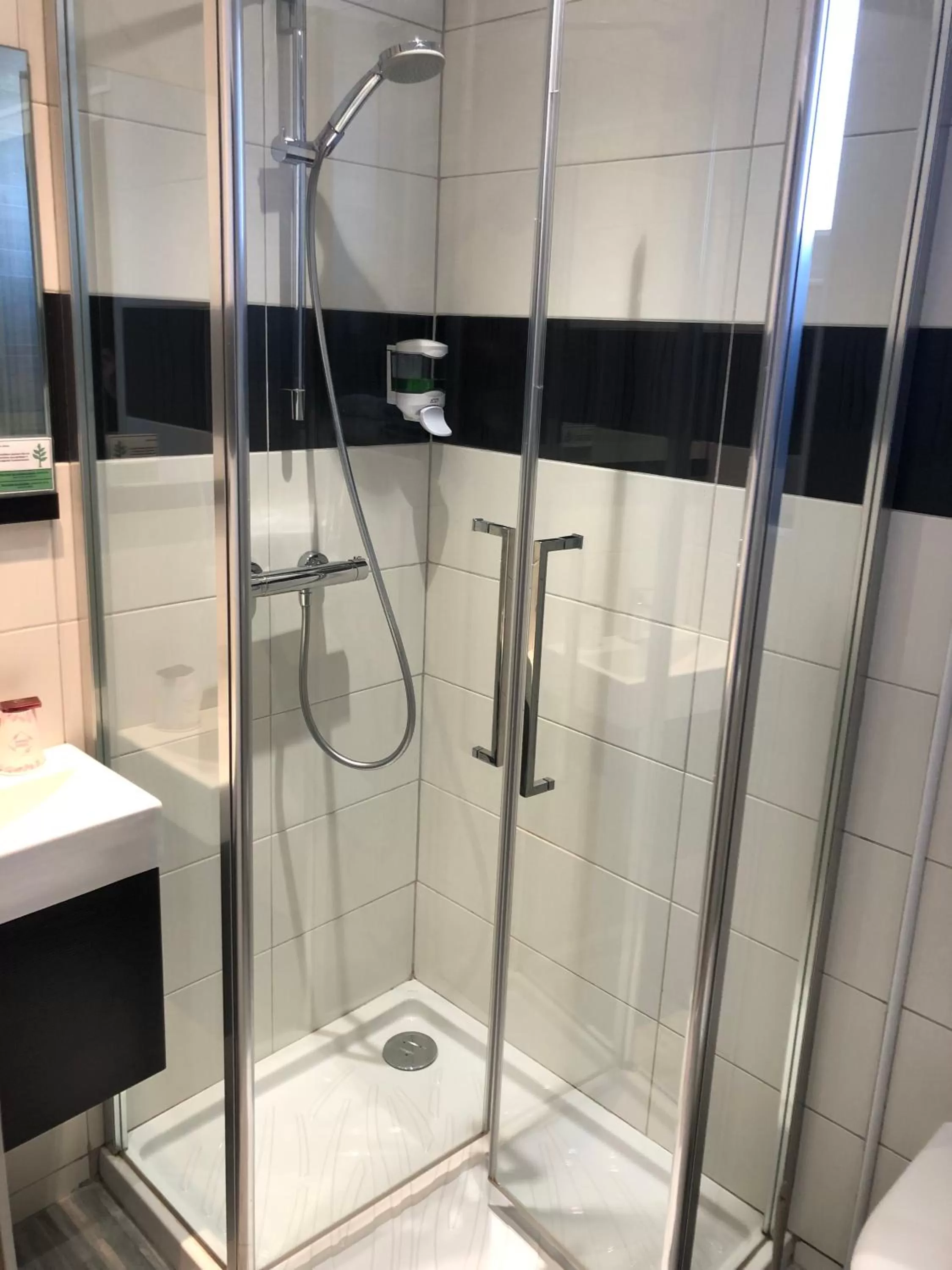 Shower, Bathroom in Maison Richet