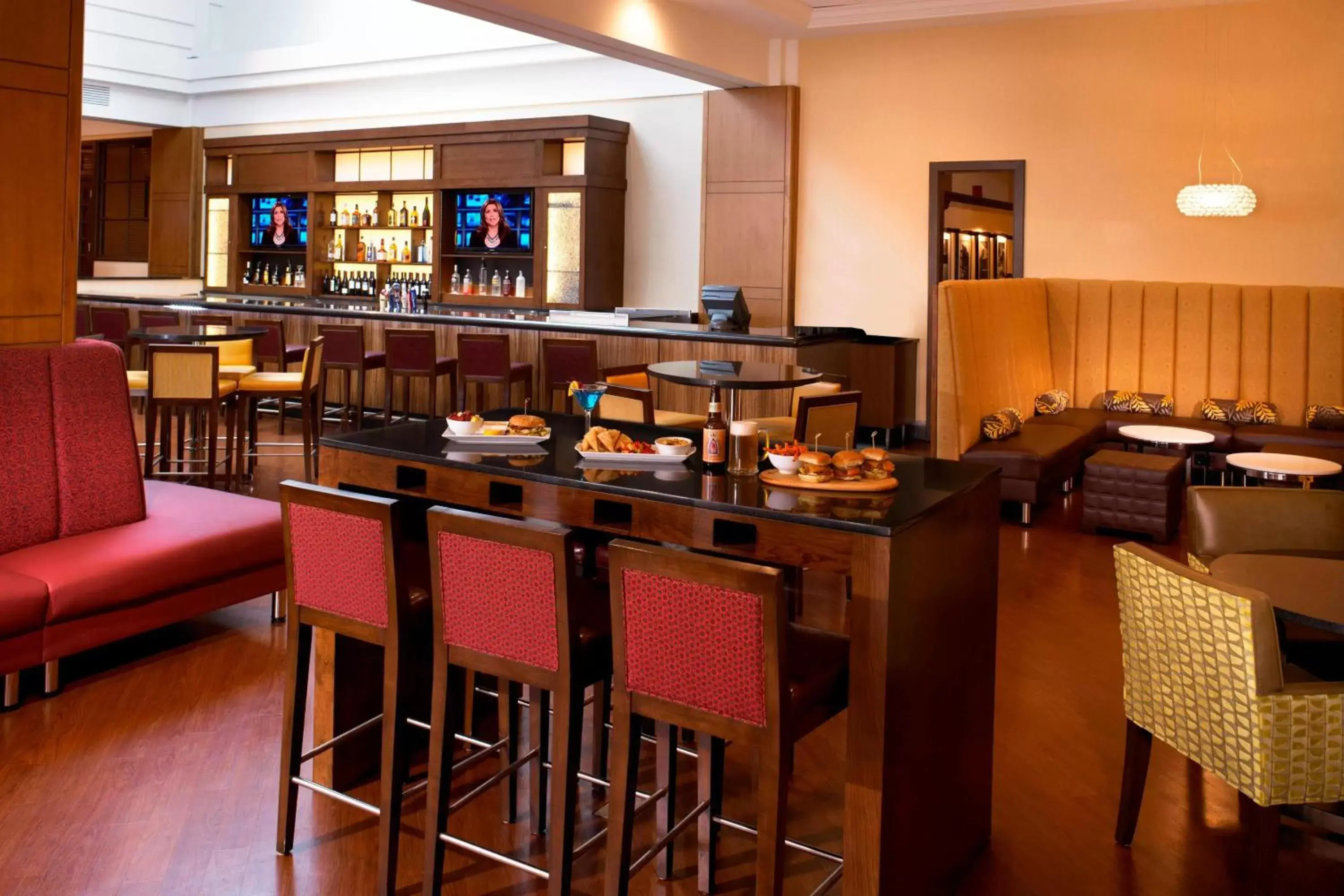 Lounge or bar, Restaurant/Places to Eat in Detroit Marriott Troy