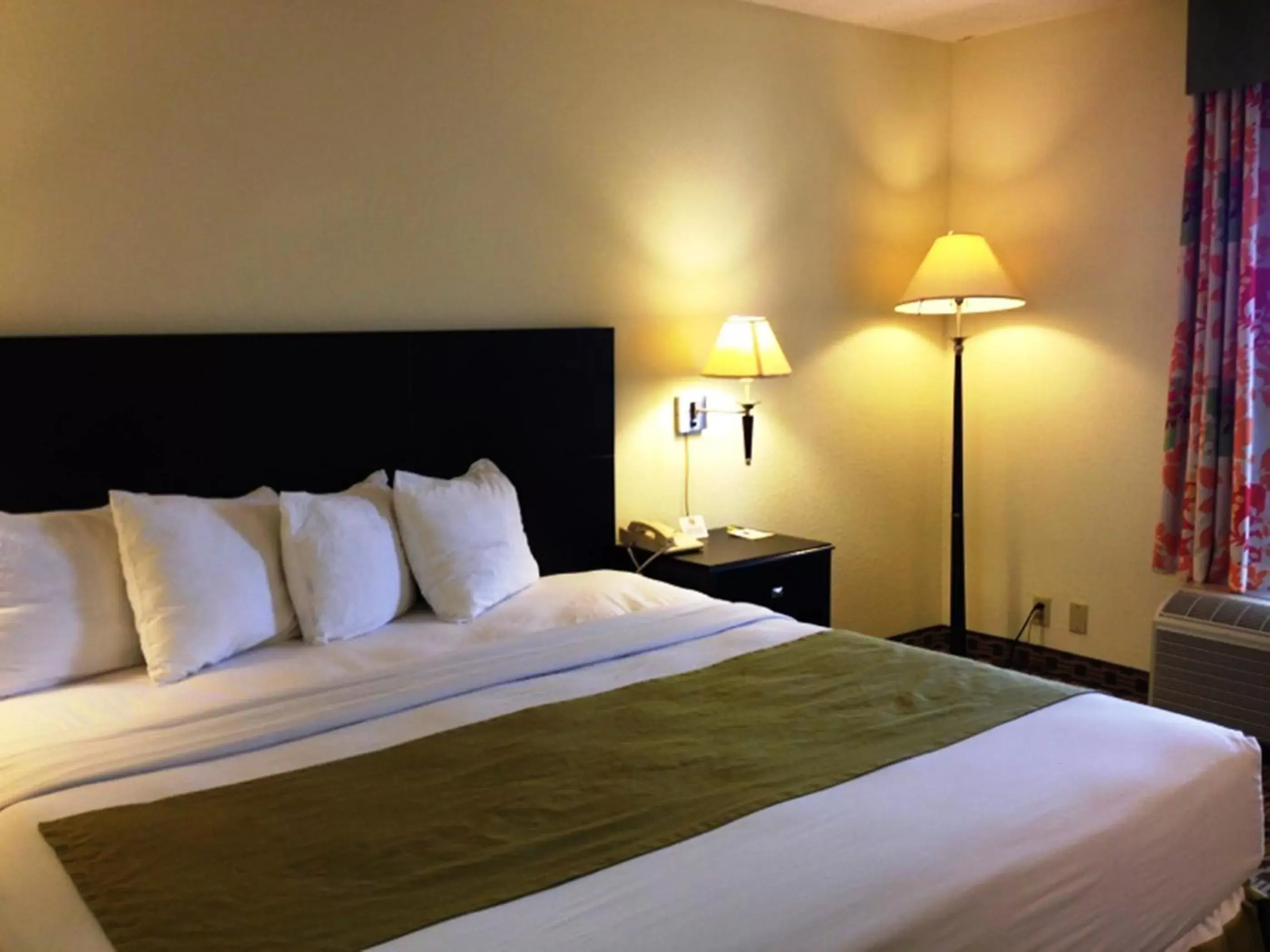 Bed in Days Inn by Wyndham Irving Grapevine DFW Airport North