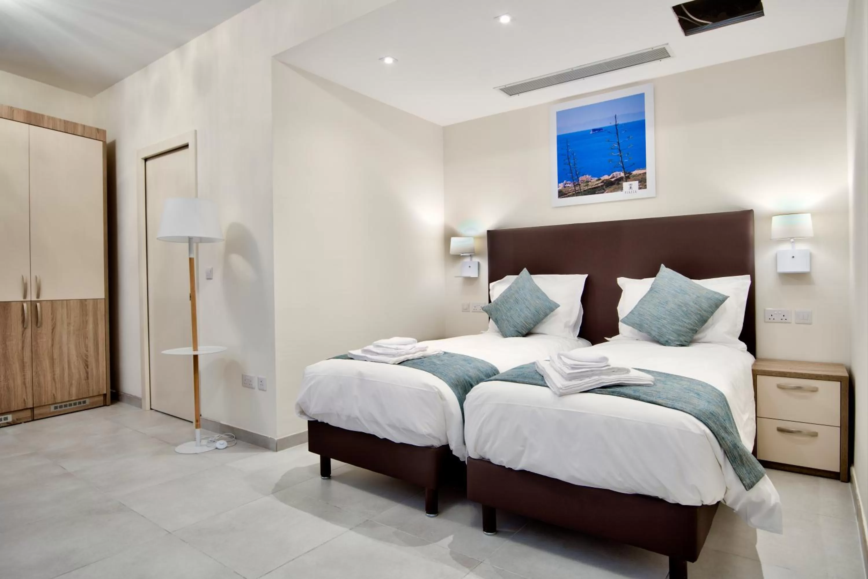Bed in The Suites – Piazza Kirkop